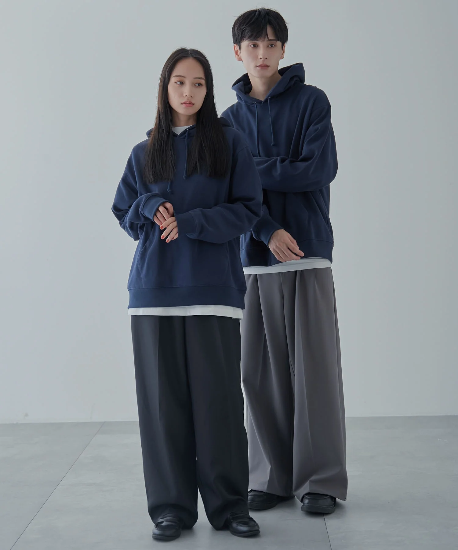リラックスフィットスウェットプルパーカー - Image 11