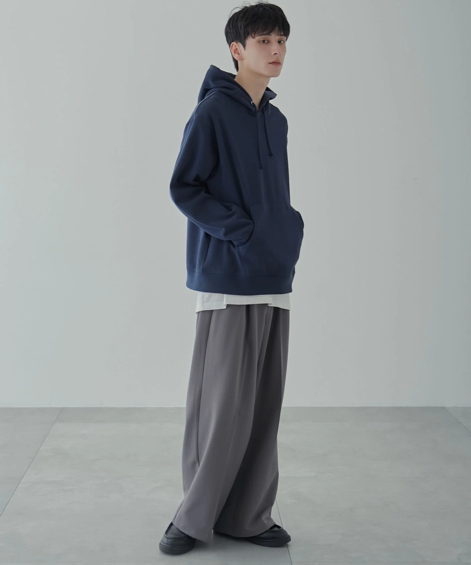 リラックスフィットスウェットプルパーカー - Image 12