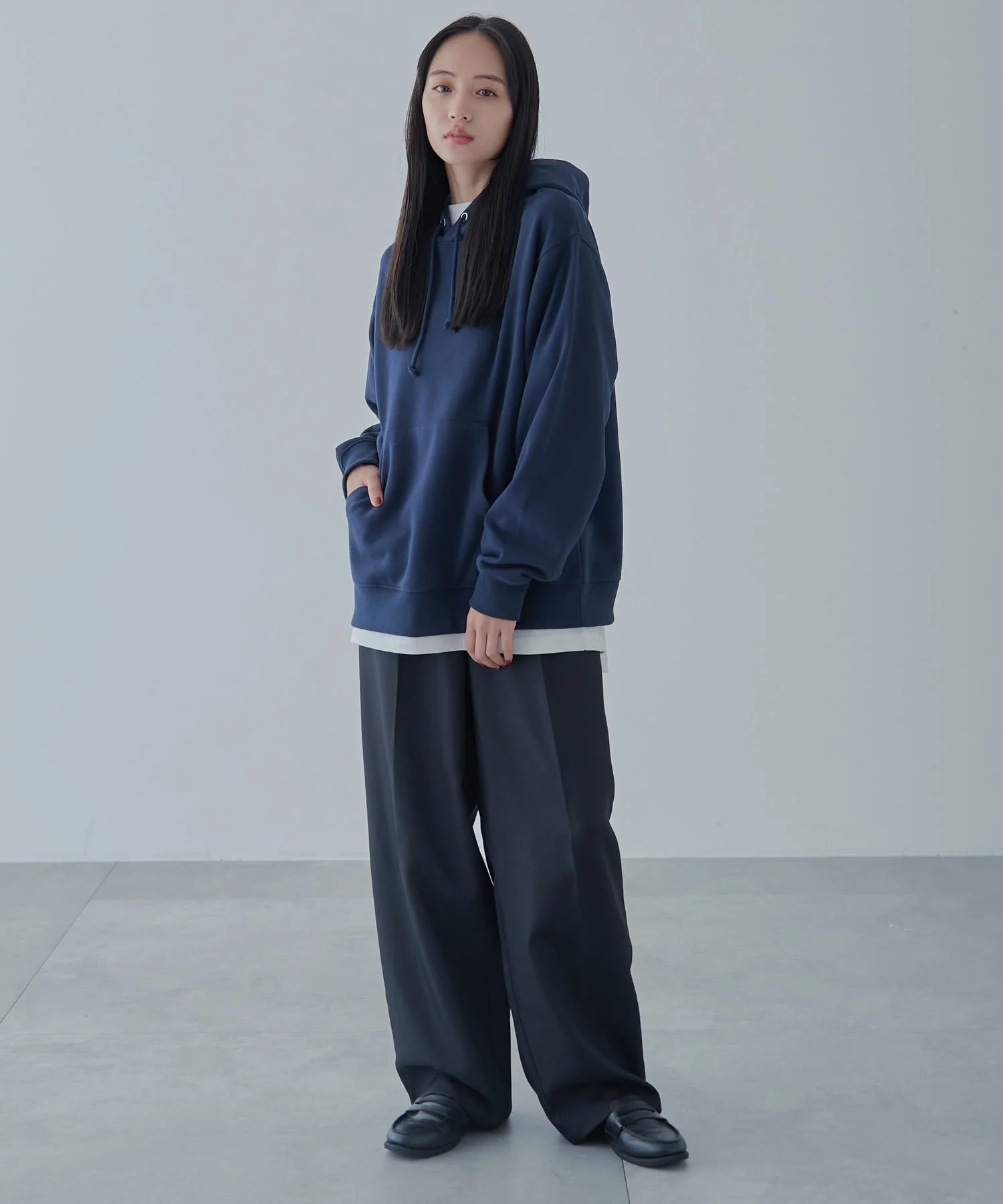 リラックスフィットスウェットプルパーカー - Image 13