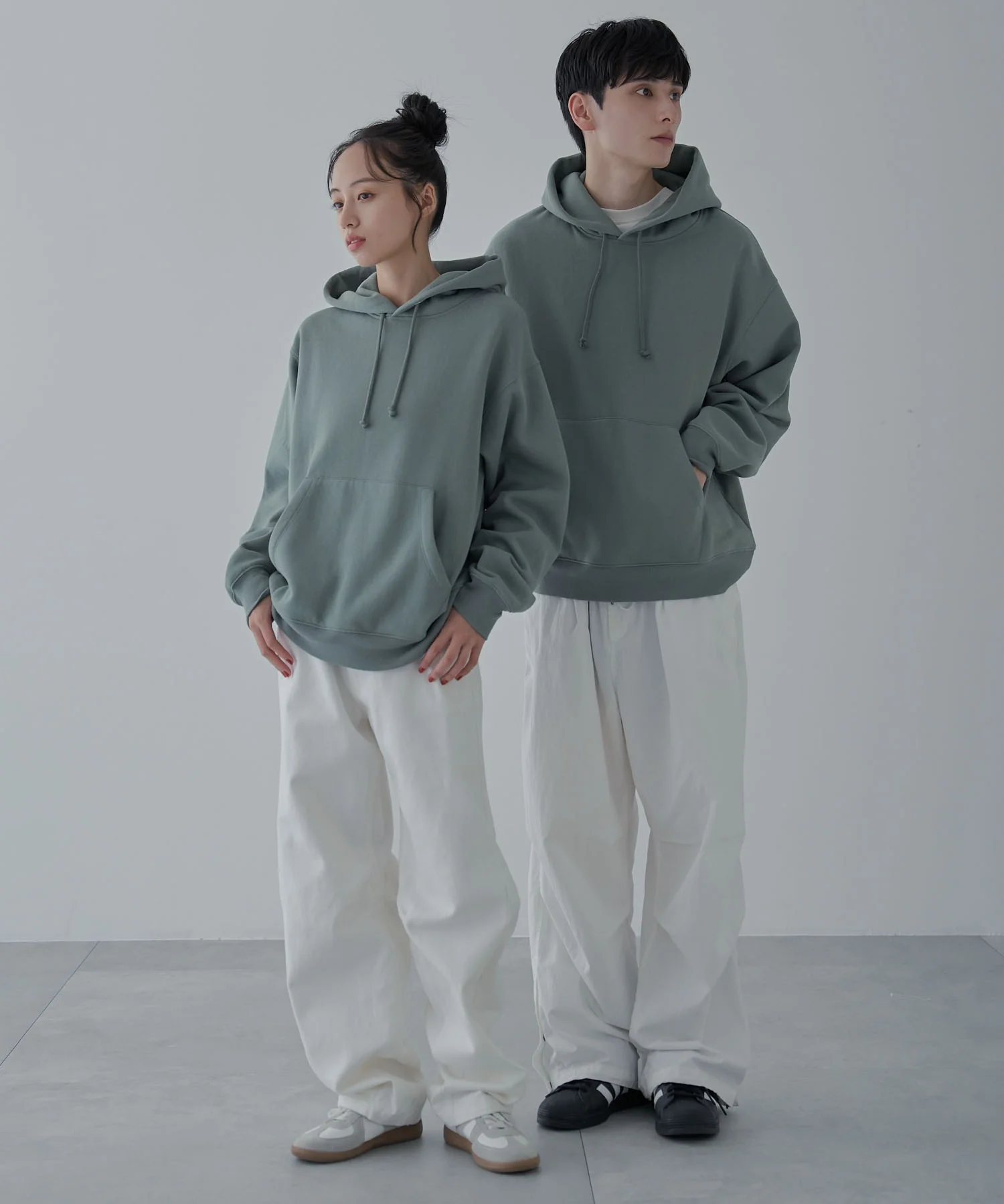 リラックスフィットスウェットプルパーカー - Image 23