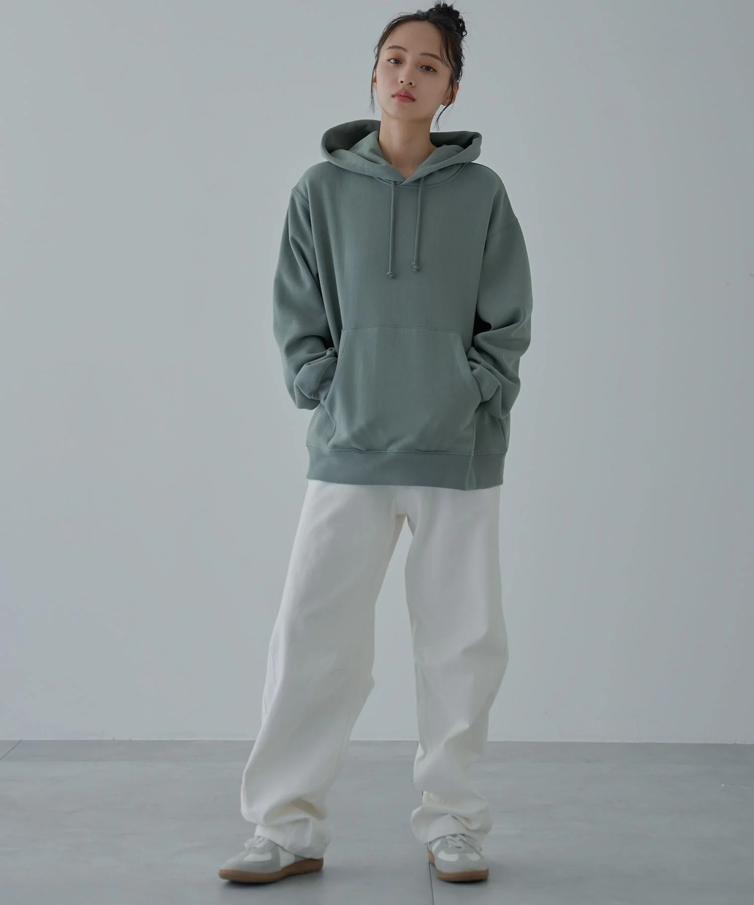 リラックスフィットスウェットプルパーカー - Image 25