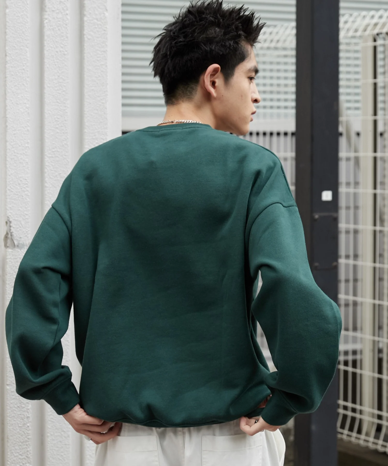 アクセ付きグラフィックプルオーバー - Image 14