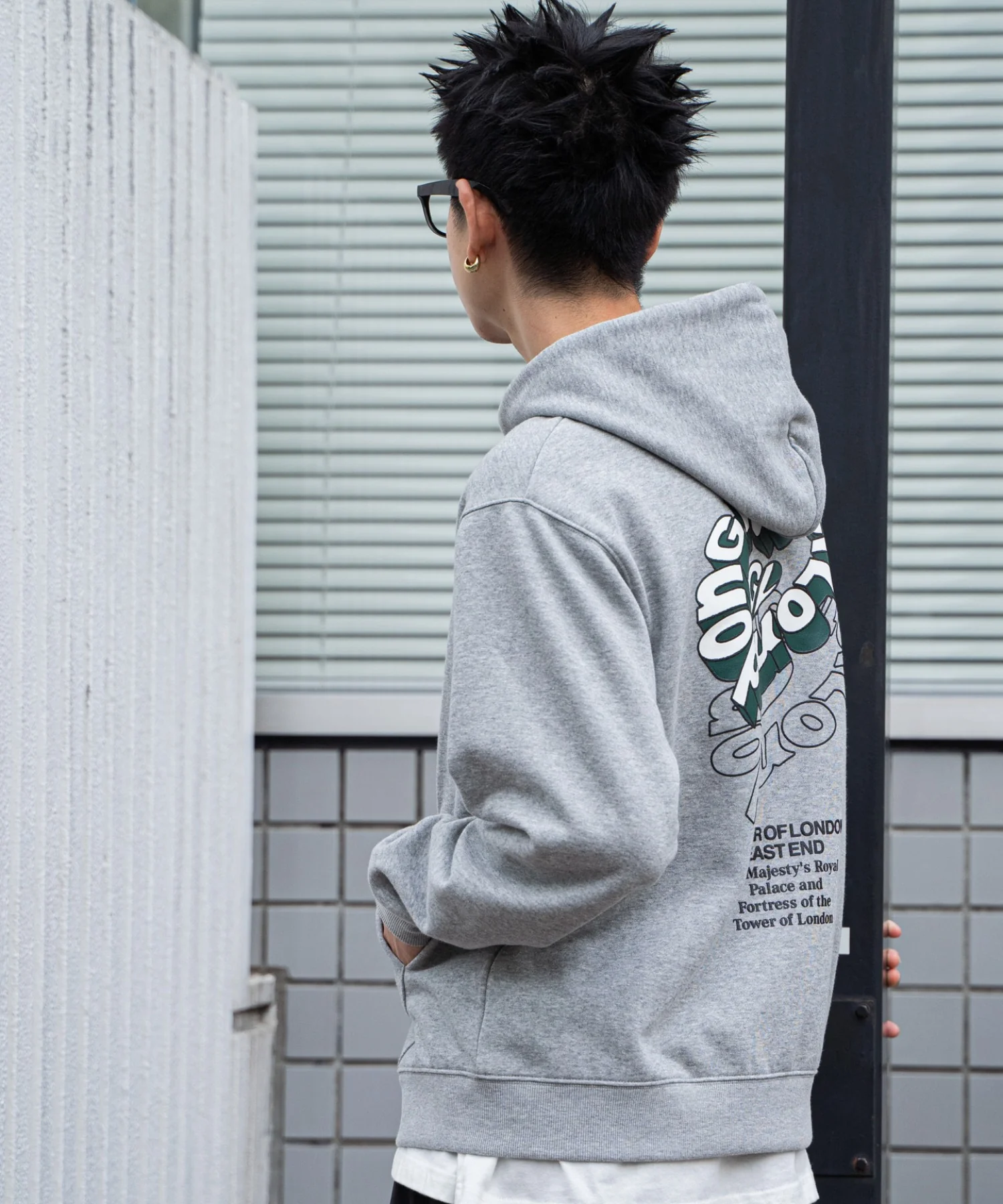 リラックスフィットバックロゴジップパーカー - Image 13