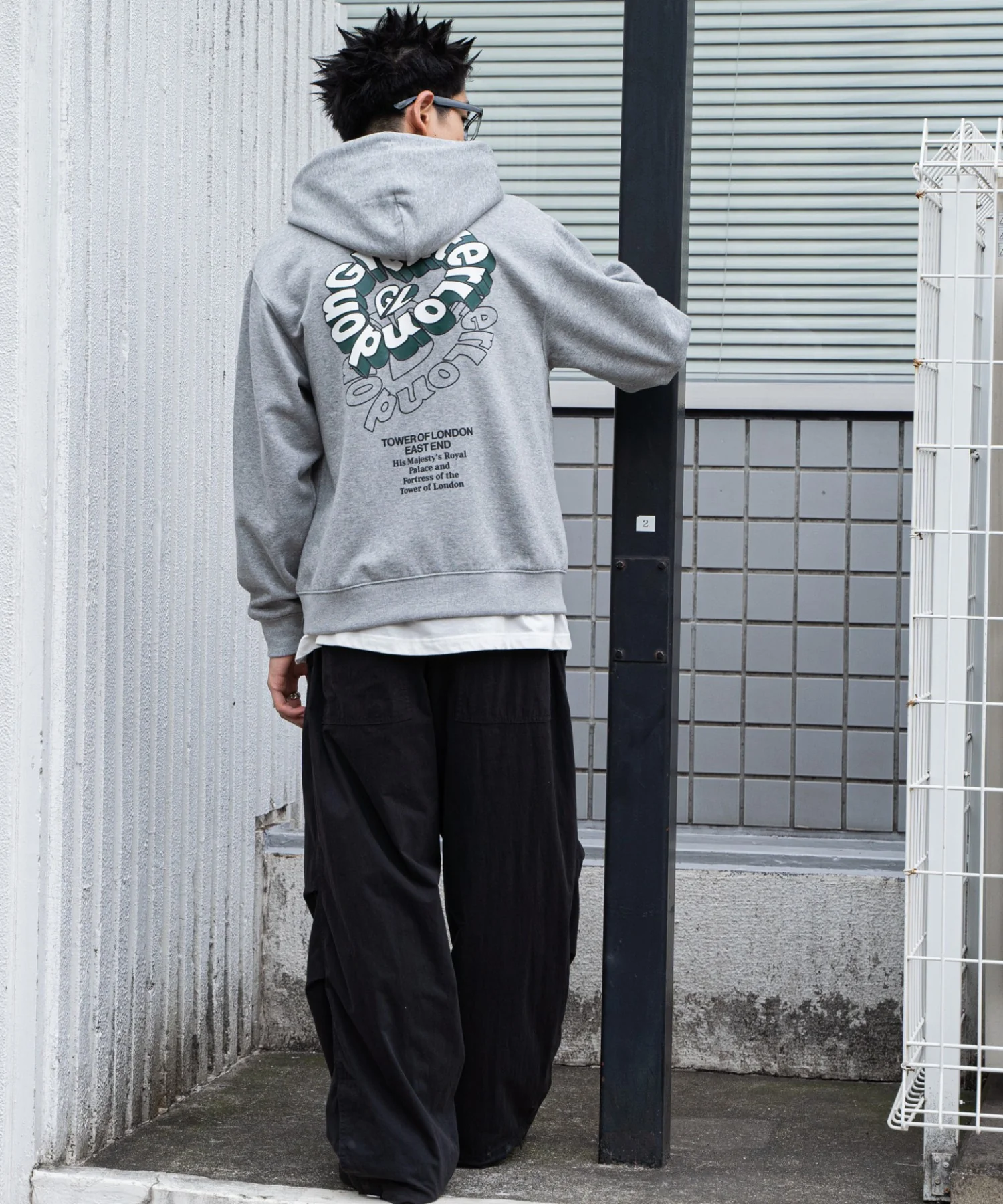 リラックスフィットバックロゴジップパーカー - Image 15