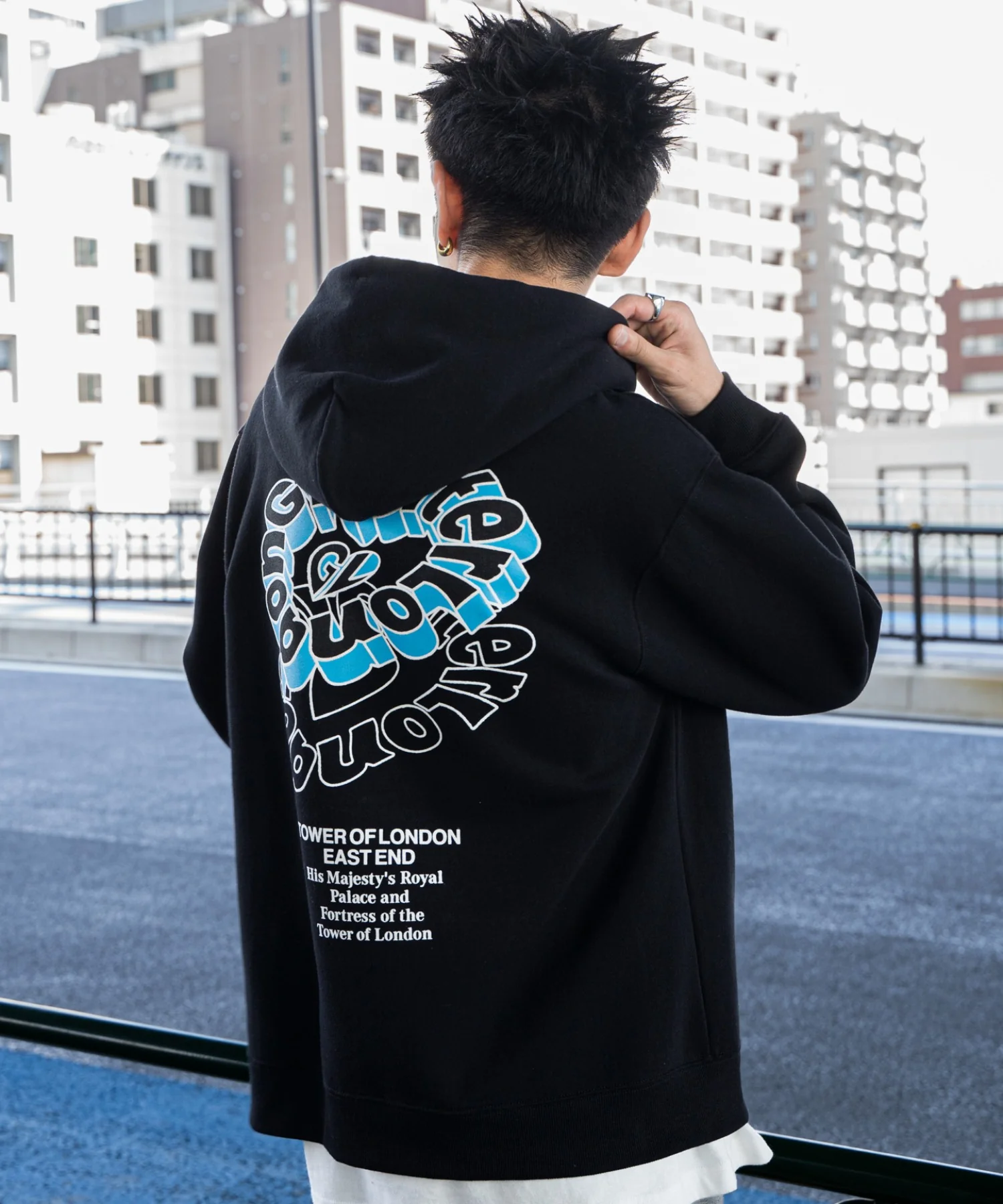 リラックスフィットバックロゴジップパーカー - Image 18