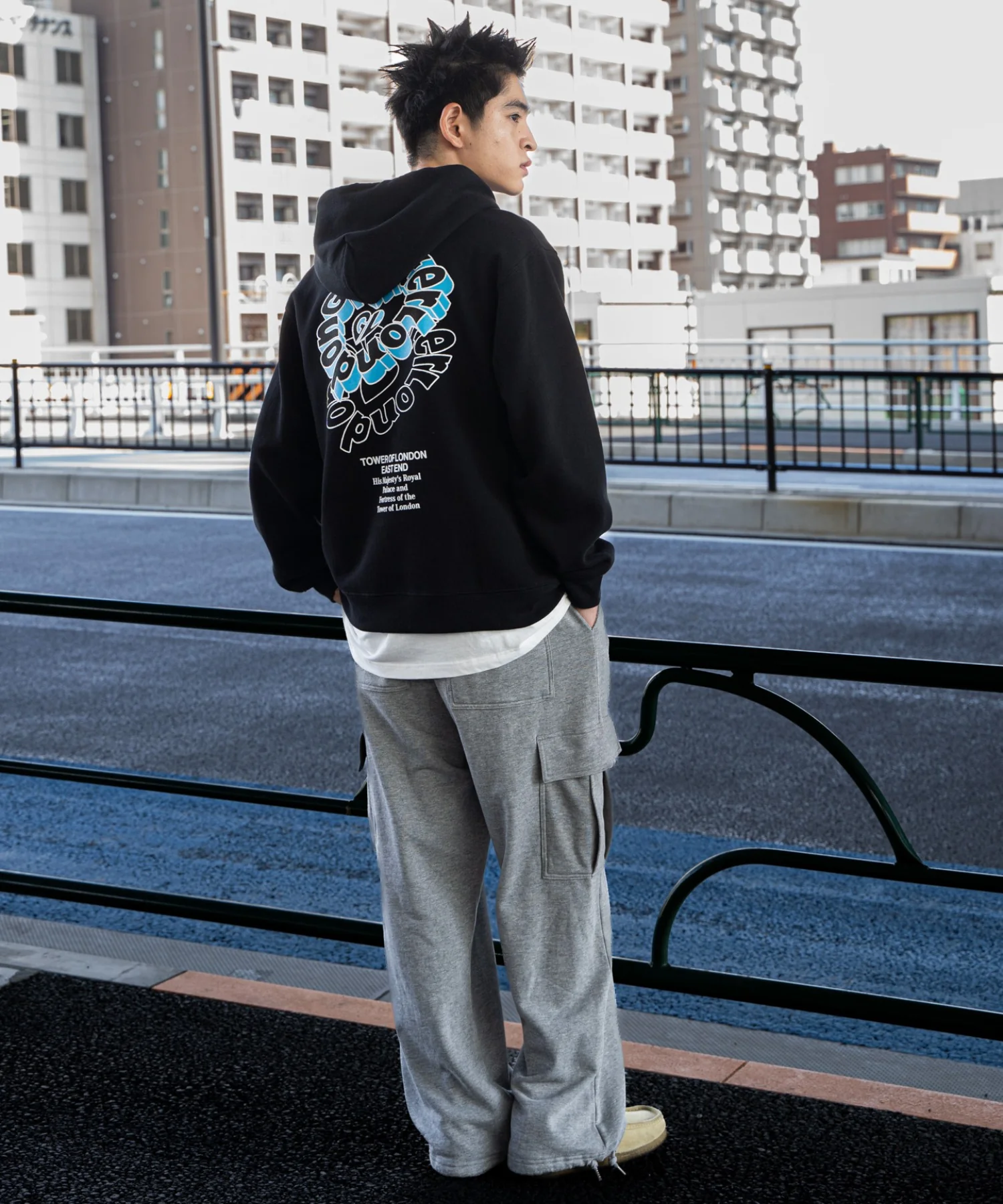 リラックスフィットバックロゴジップパーカー - Image 19