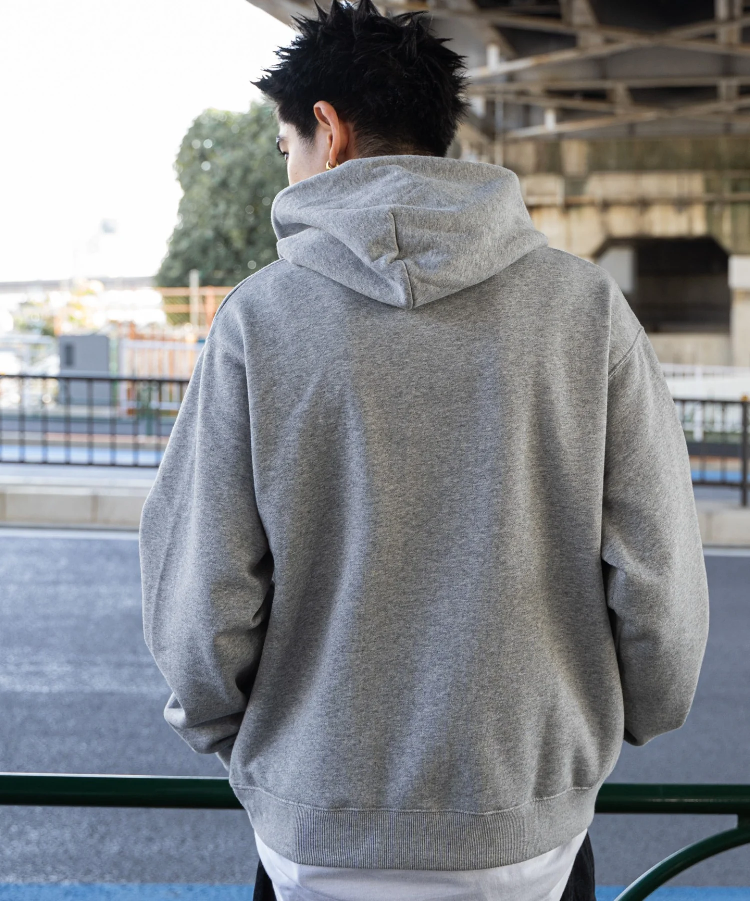リラックスフィットスプレーグラフィックパーカー - Image 18