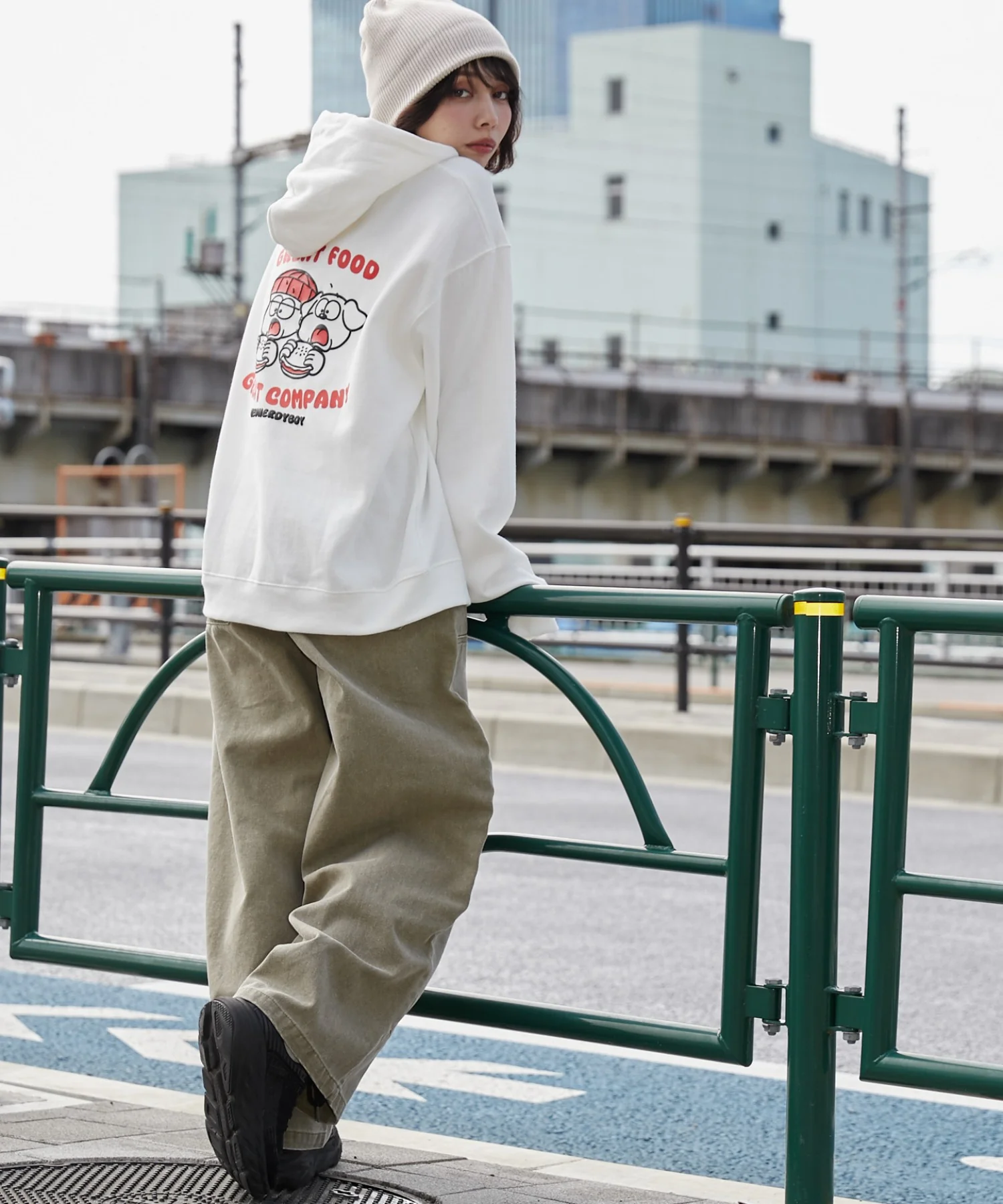 リラックスフィットTHEBOYグラフィックパーカー - Image 10