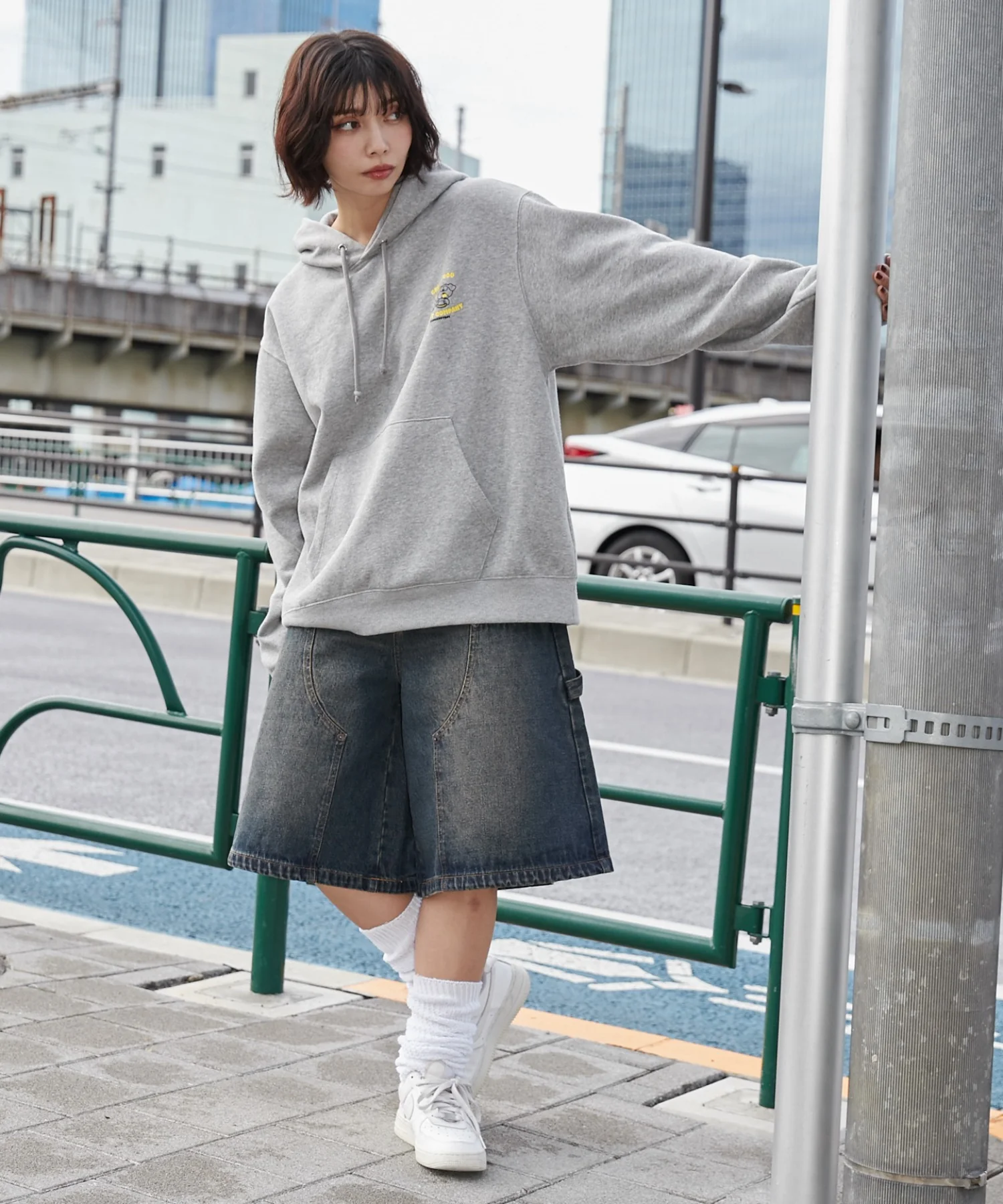リラックスフィットTHEBOYグラフィックパーカー - Image 29
