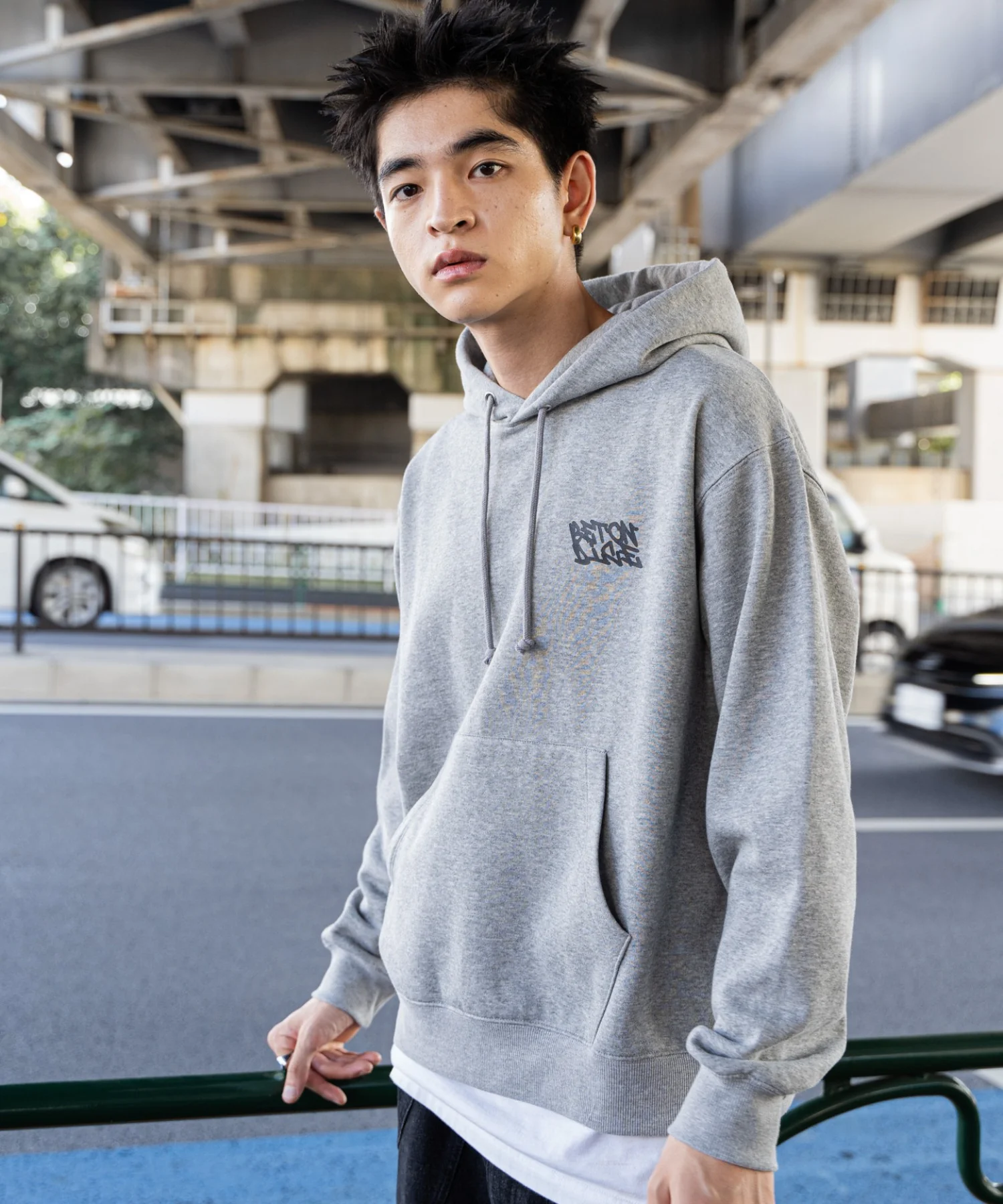 リラックスフィットグラフィックパーカー - Image 21
