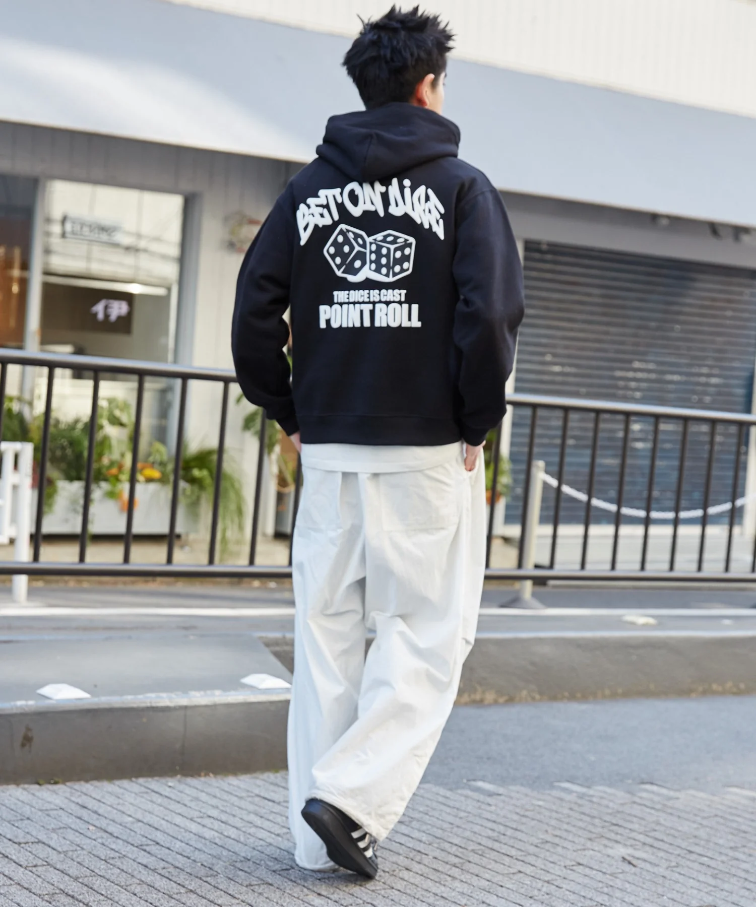 リラックスフィットグラフィックパーカー - Image 34