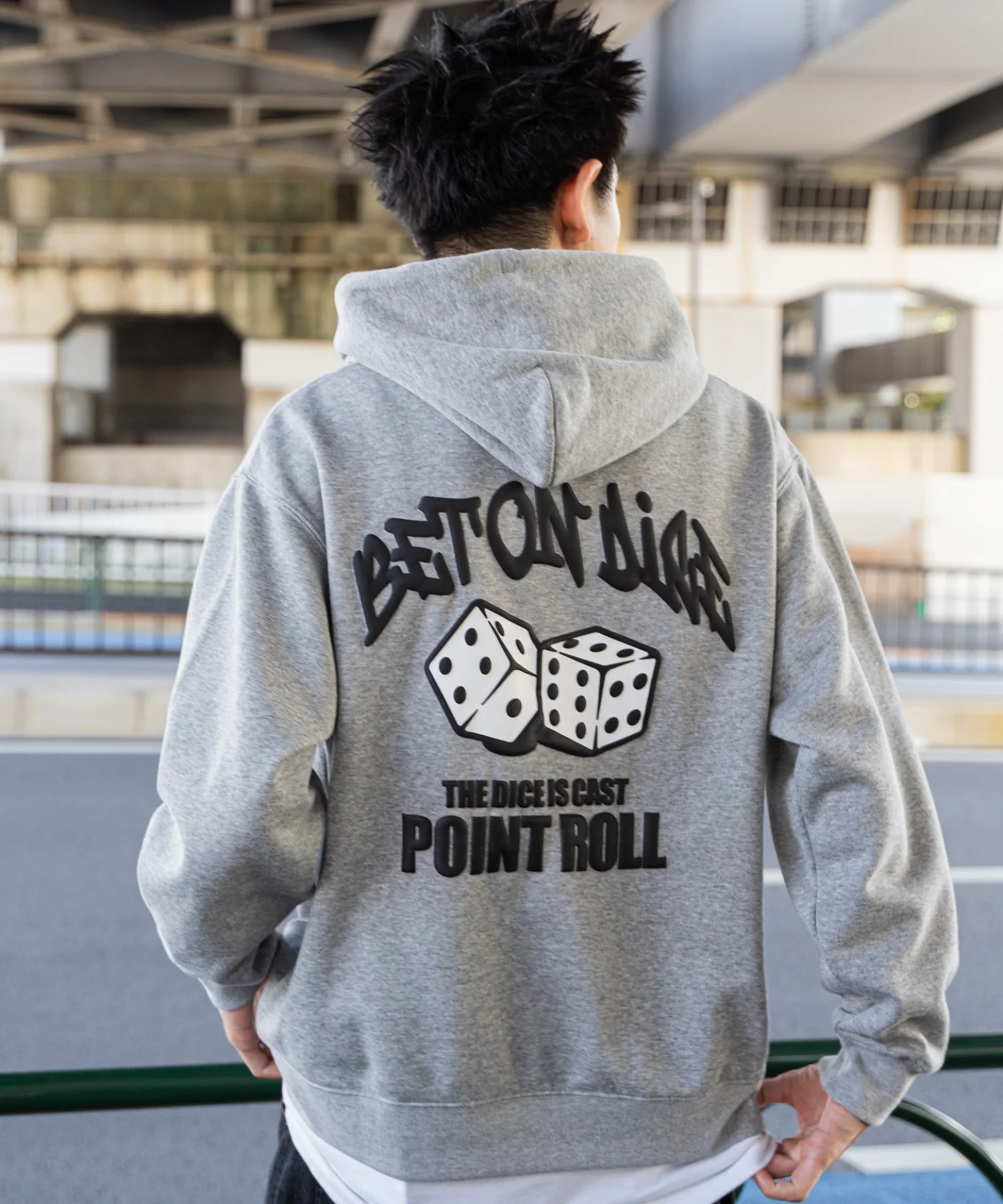 リラックスフィットグラフィックパーカー - Image 4