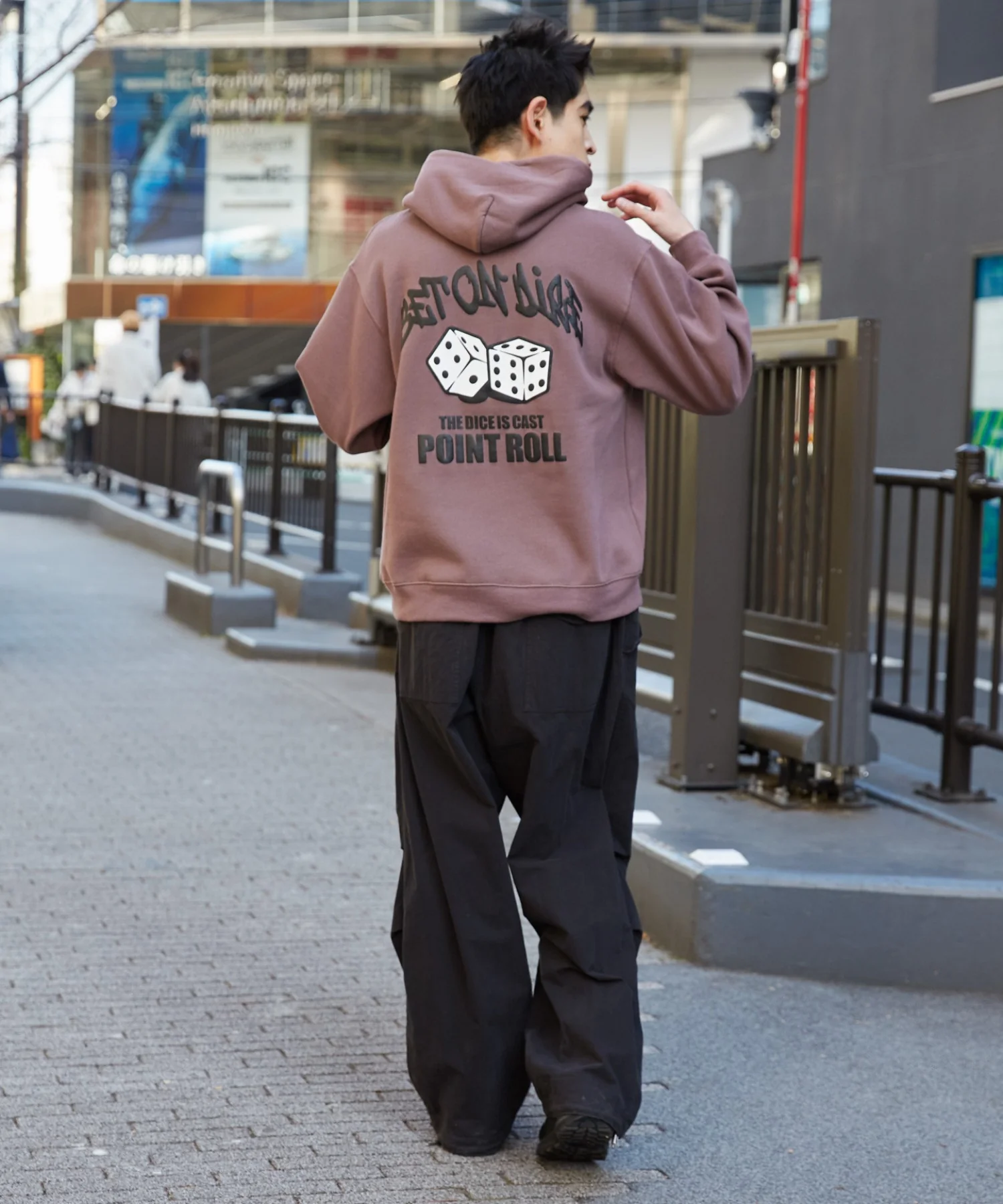 リラックスフィットグラフィックパーカー - Image 42