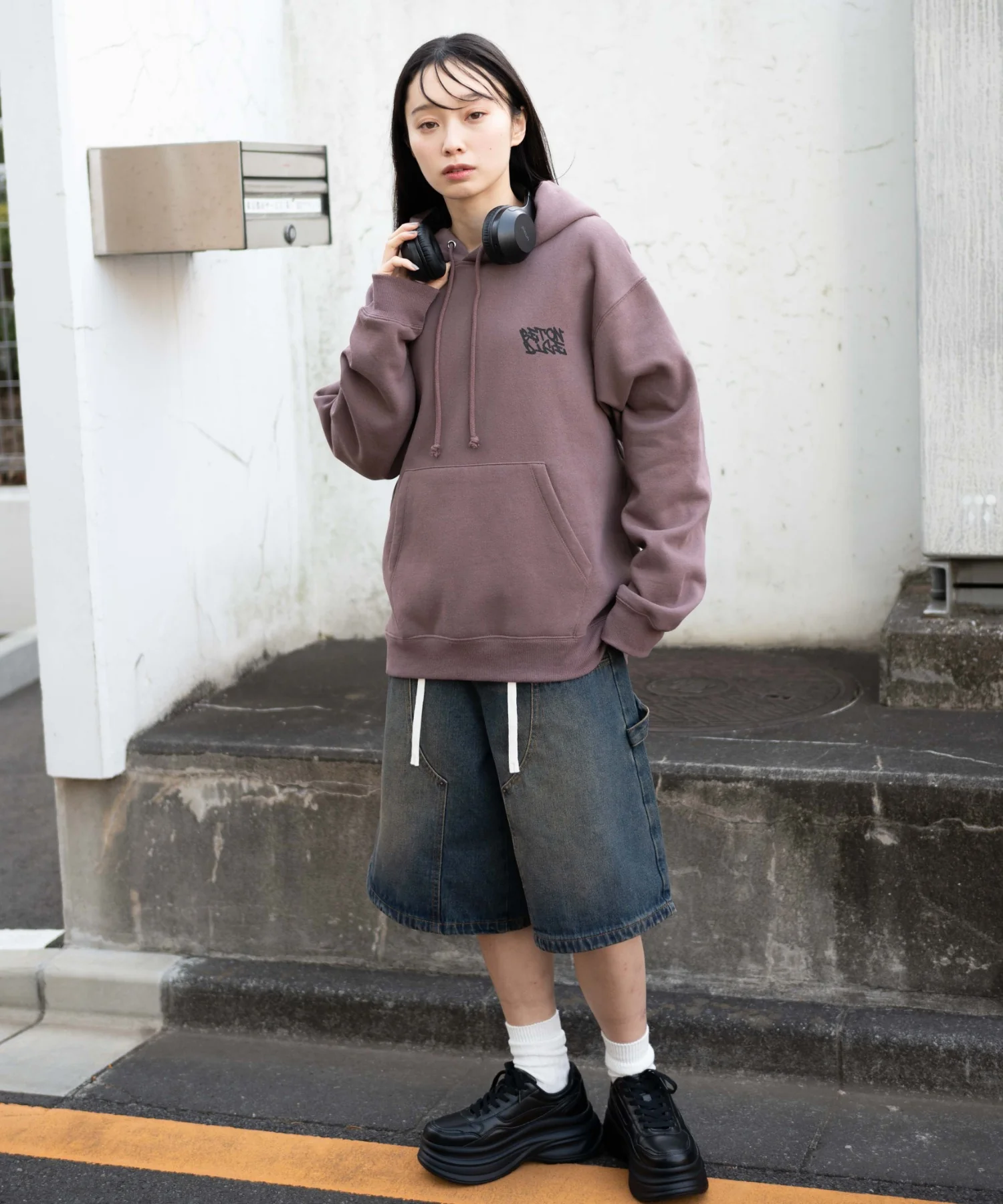 リラックスフィットグラフィックパーカー - Image 46