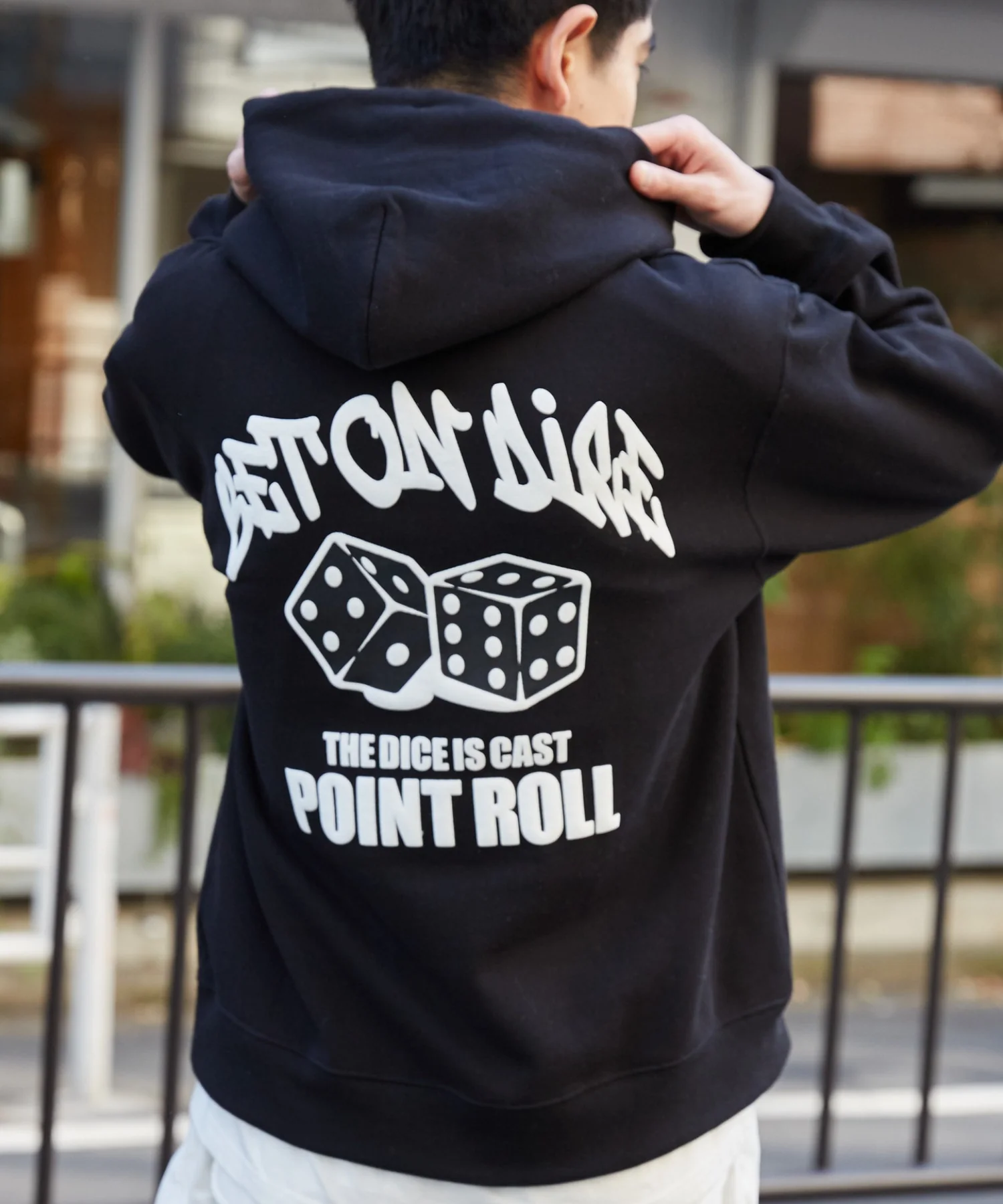 リラックスフィットグラフィックパーカー - Image 5