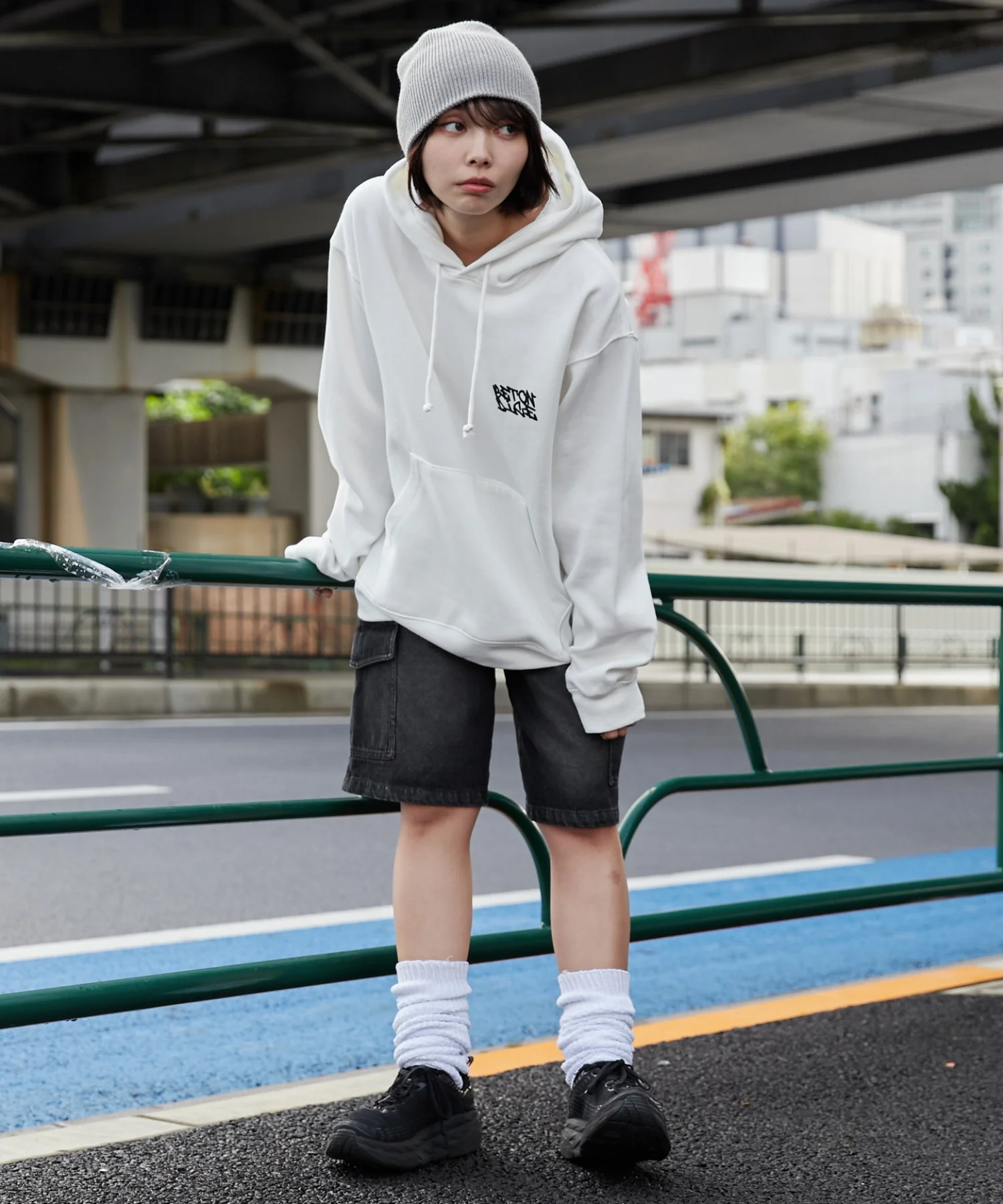 リラックスフィットグラフィックパーカー - Image 60