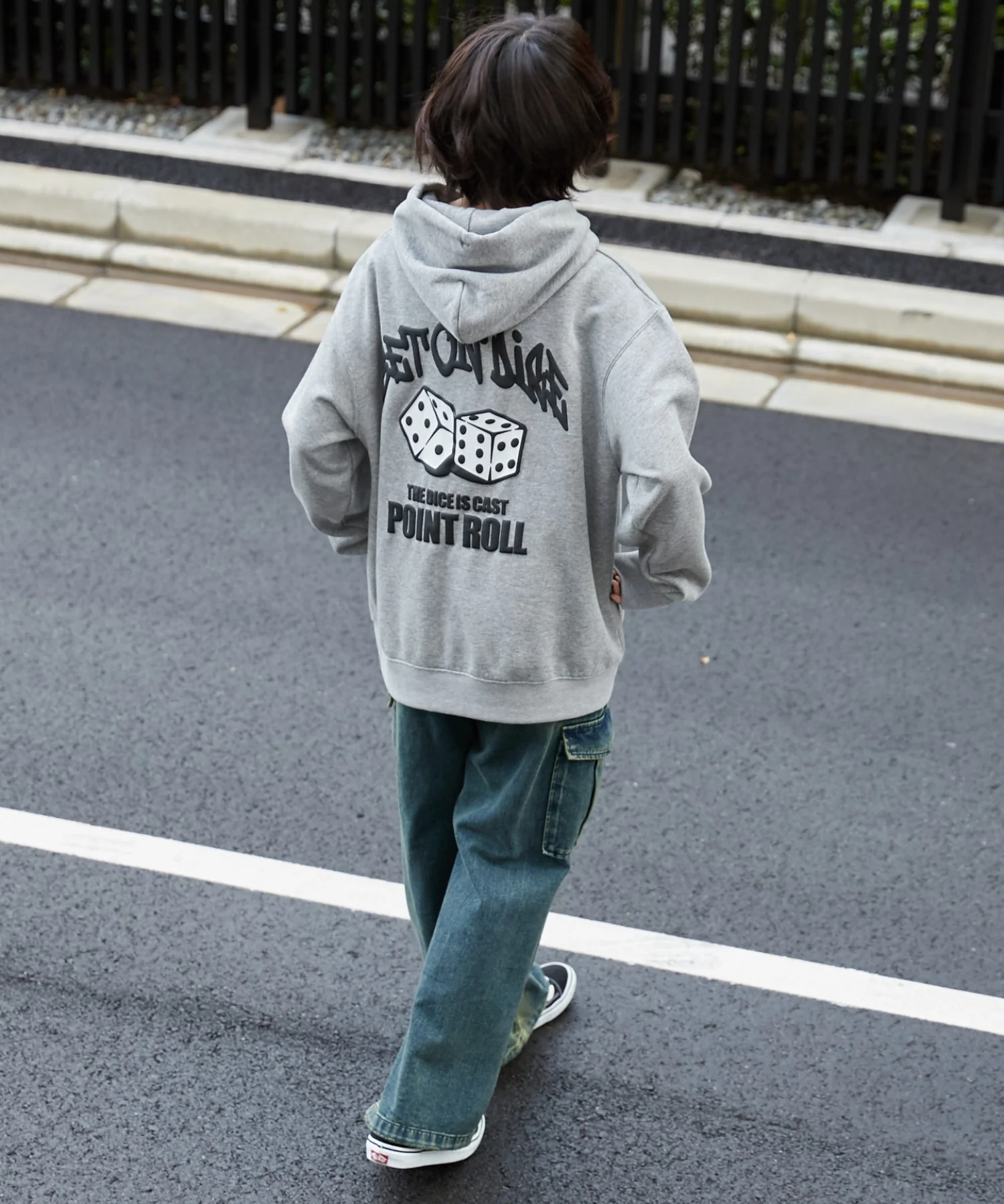 リラックスフィットグラフィックパーカー - Image 7