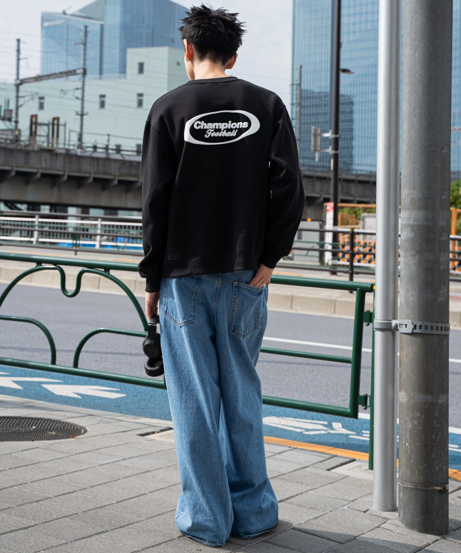 リラックスフィットゲームロゴプルオーバー - Image 9