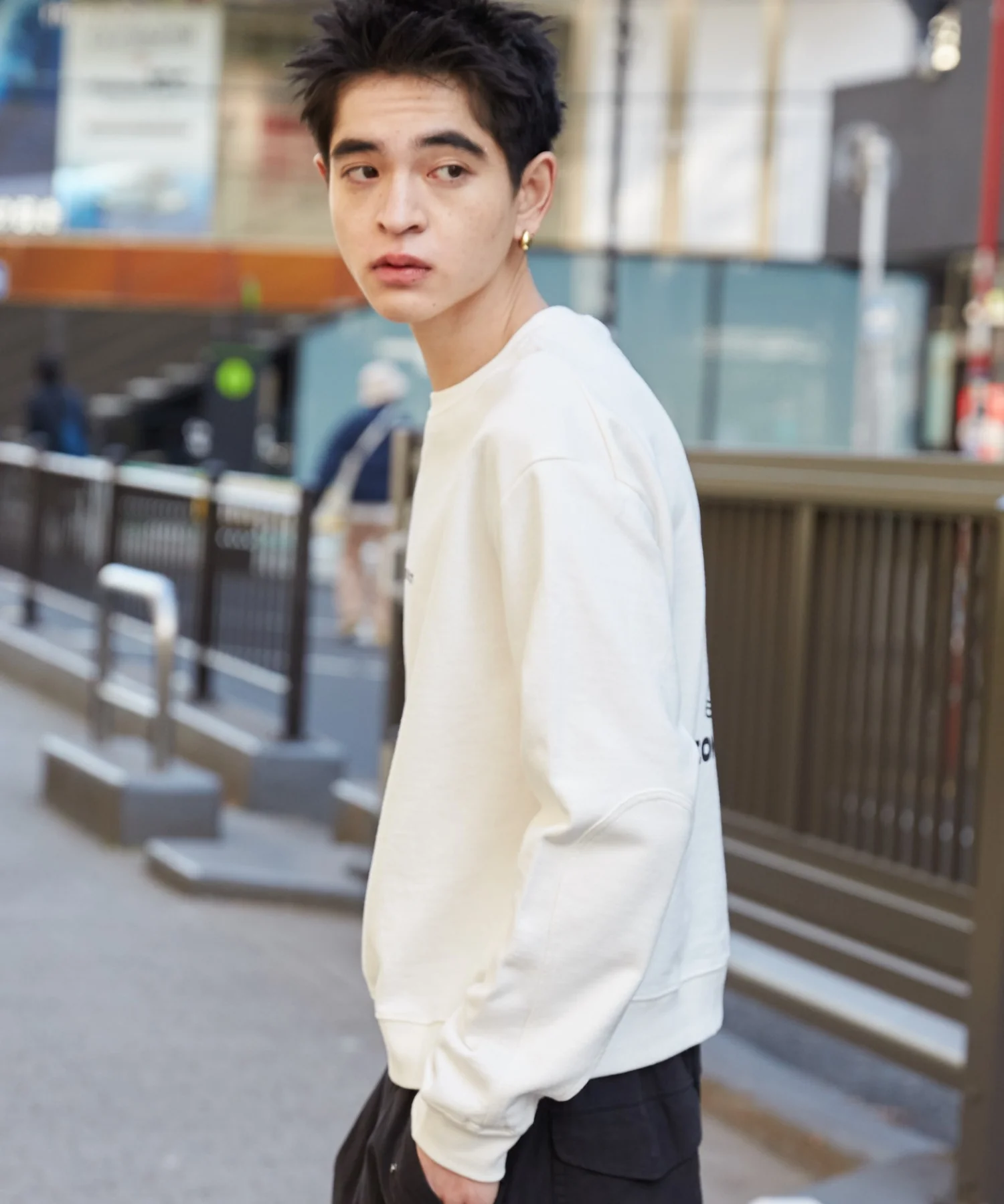 THEBOYエルボーパッチクルーネックPO - Image 14