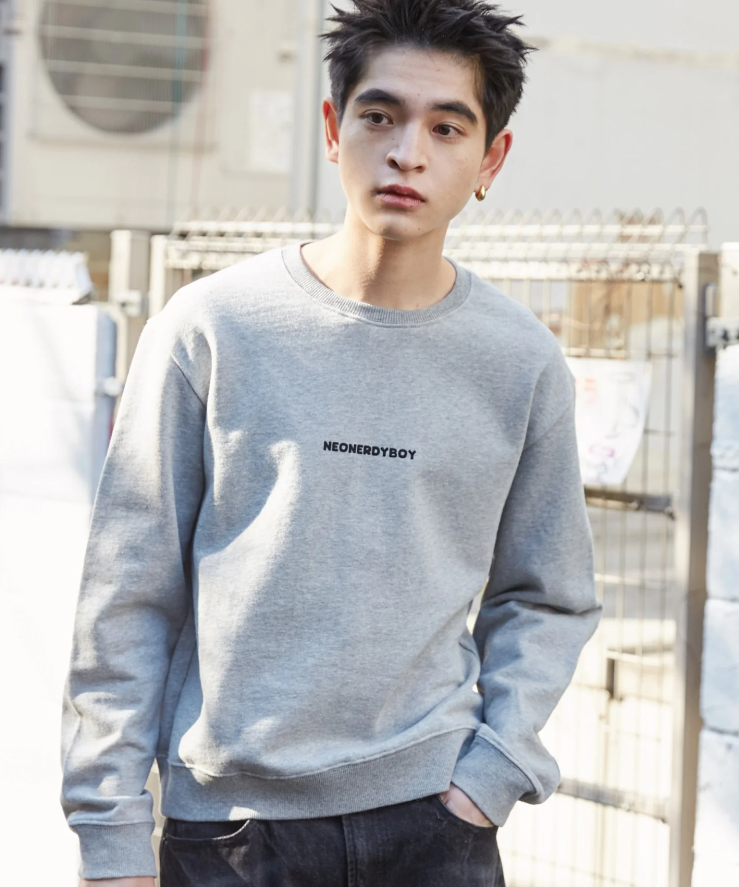 THEBOYエルボーパッチクルーネックPO - Image 17