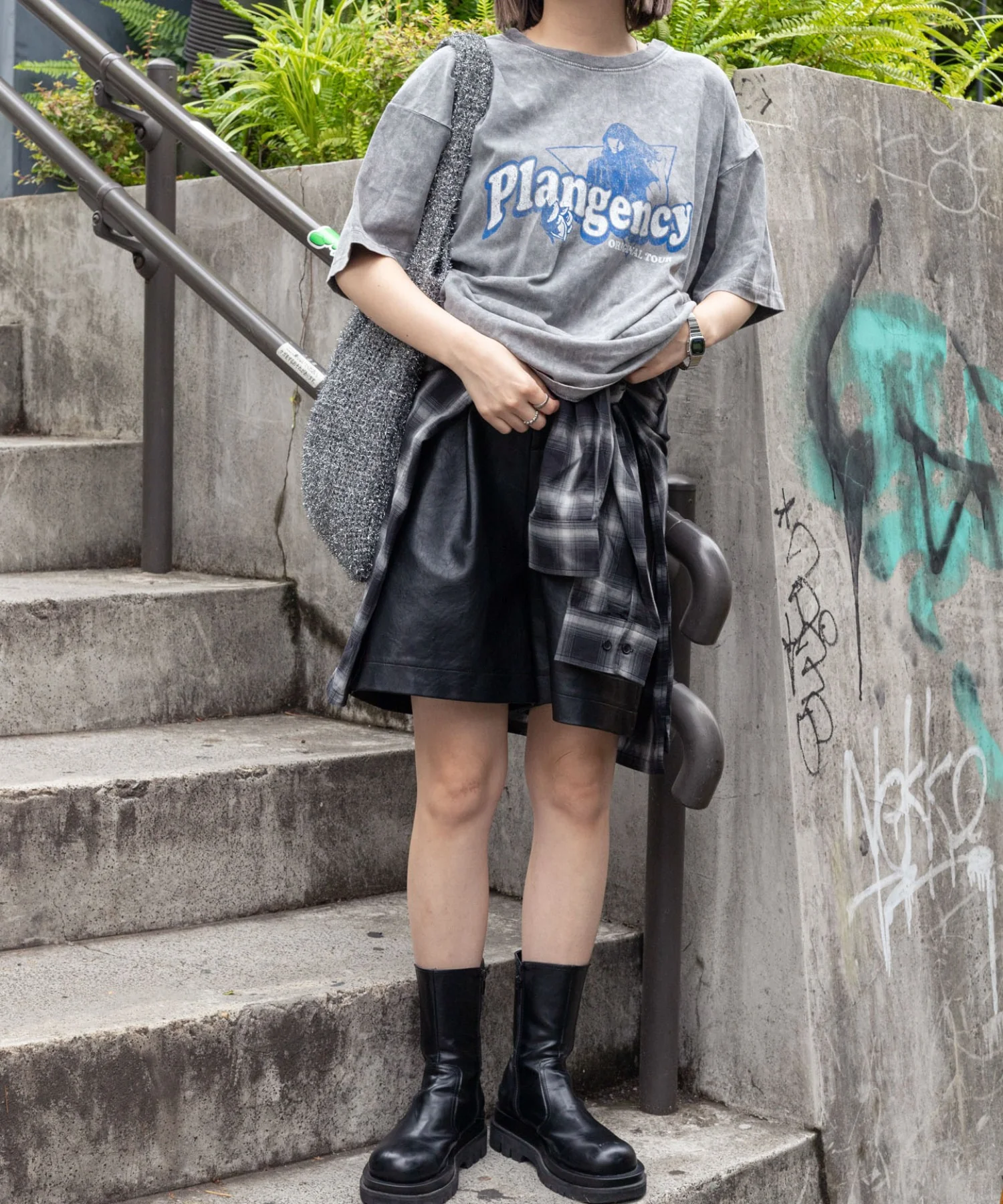 ヴィンテージウォッシュグラフィックTシャツ - Image 15