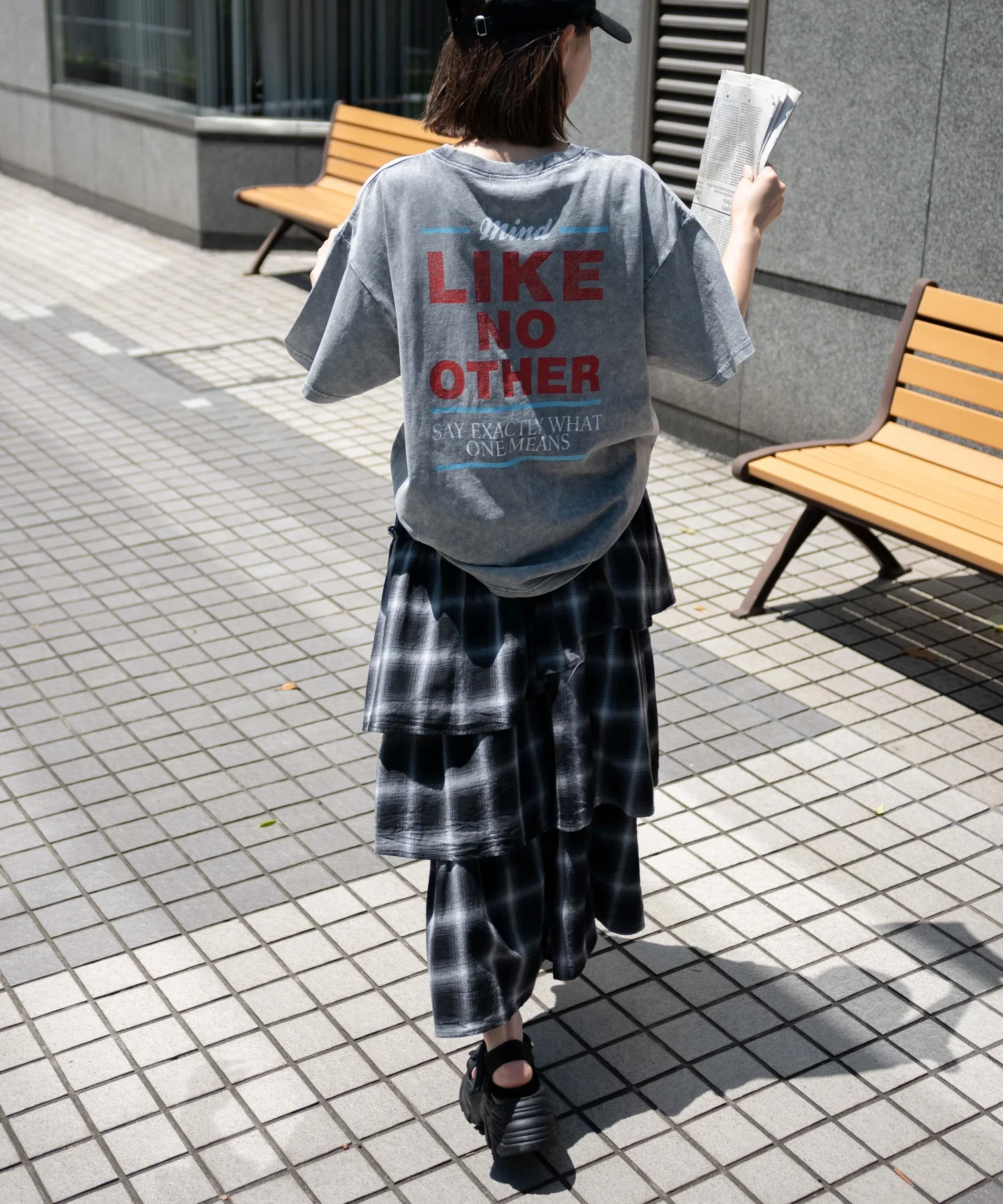 ヴィンテージウォッシュグラフィックTシャツ - Image 18