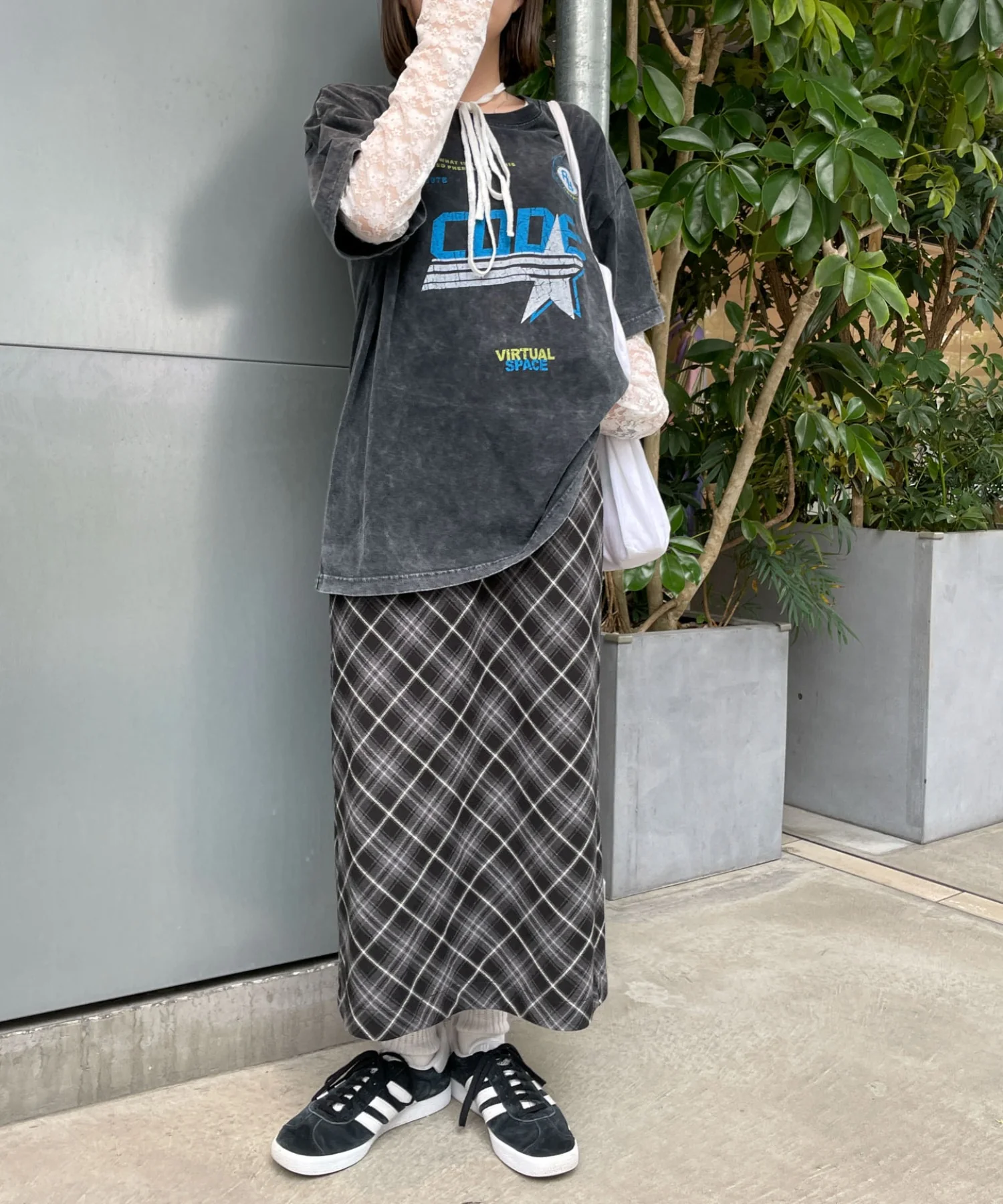 ヴィンテージウォッシュグラフィックTシャツ - Image 21