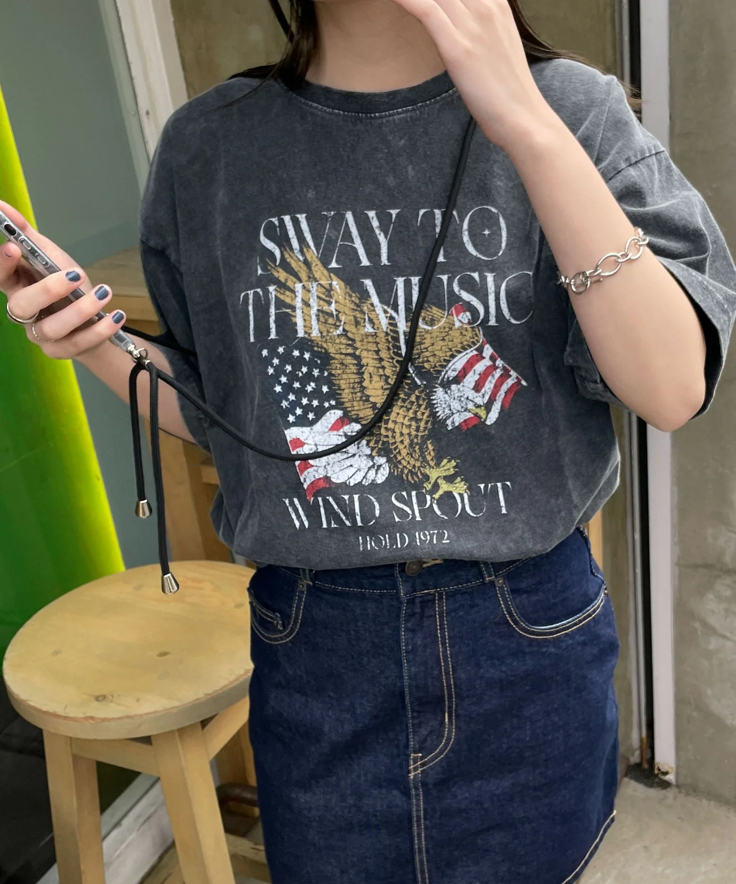 ヴィンテージウォッシュグラフィックTシャツ - Image 24