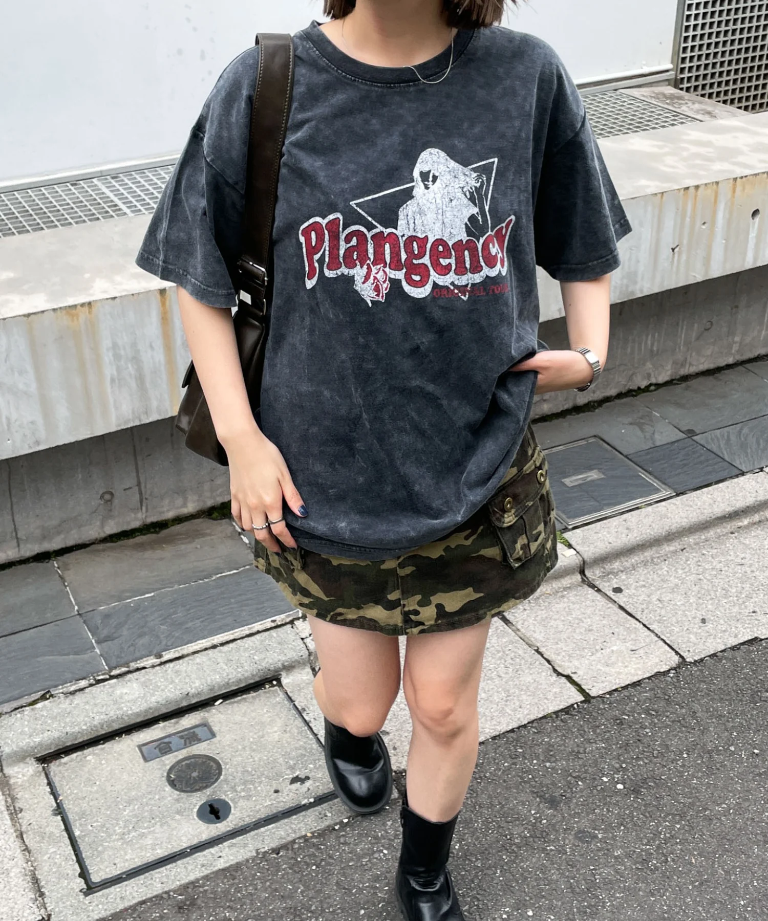 ヴィンテージウォッシュグラフィックTシャツ - Image 31