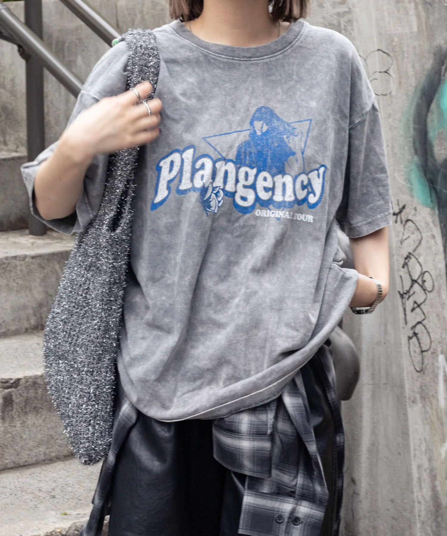 ヴィンテージウォッシュグラフィックTシャツ - Image 35