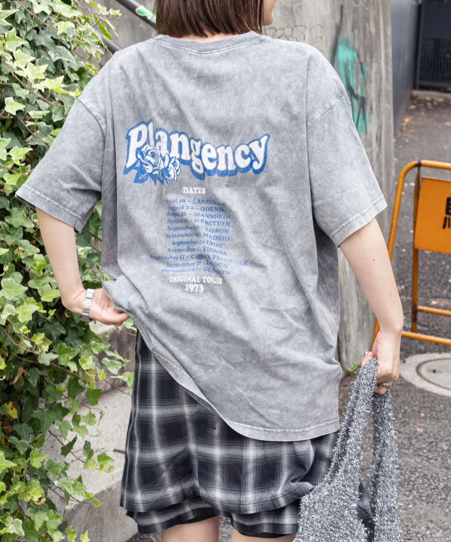 ヴィンテージウォッシュグラフィックTシャツ - Image 36
