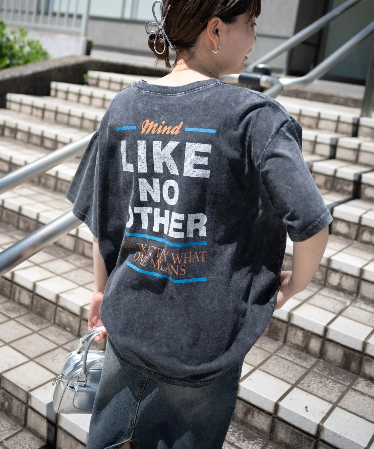 ヴィンテージウォッシュグラフィックTシャツ - Image 5