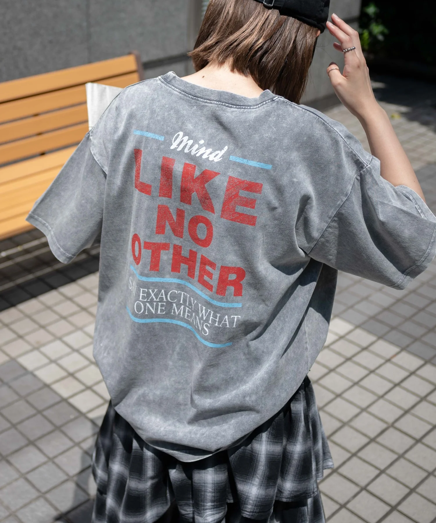 ヴィンテージウォッシュグラフィックTシャツ - Image 7