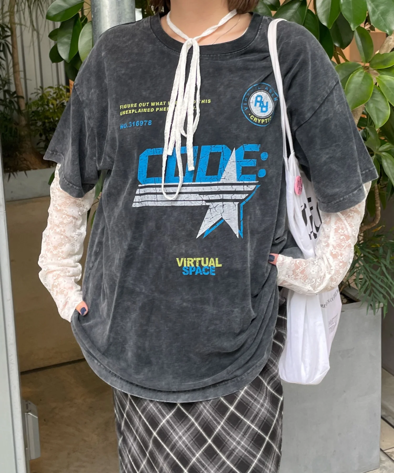 ヴィンテージウォッシュグラフィックTシャツ - Image 8