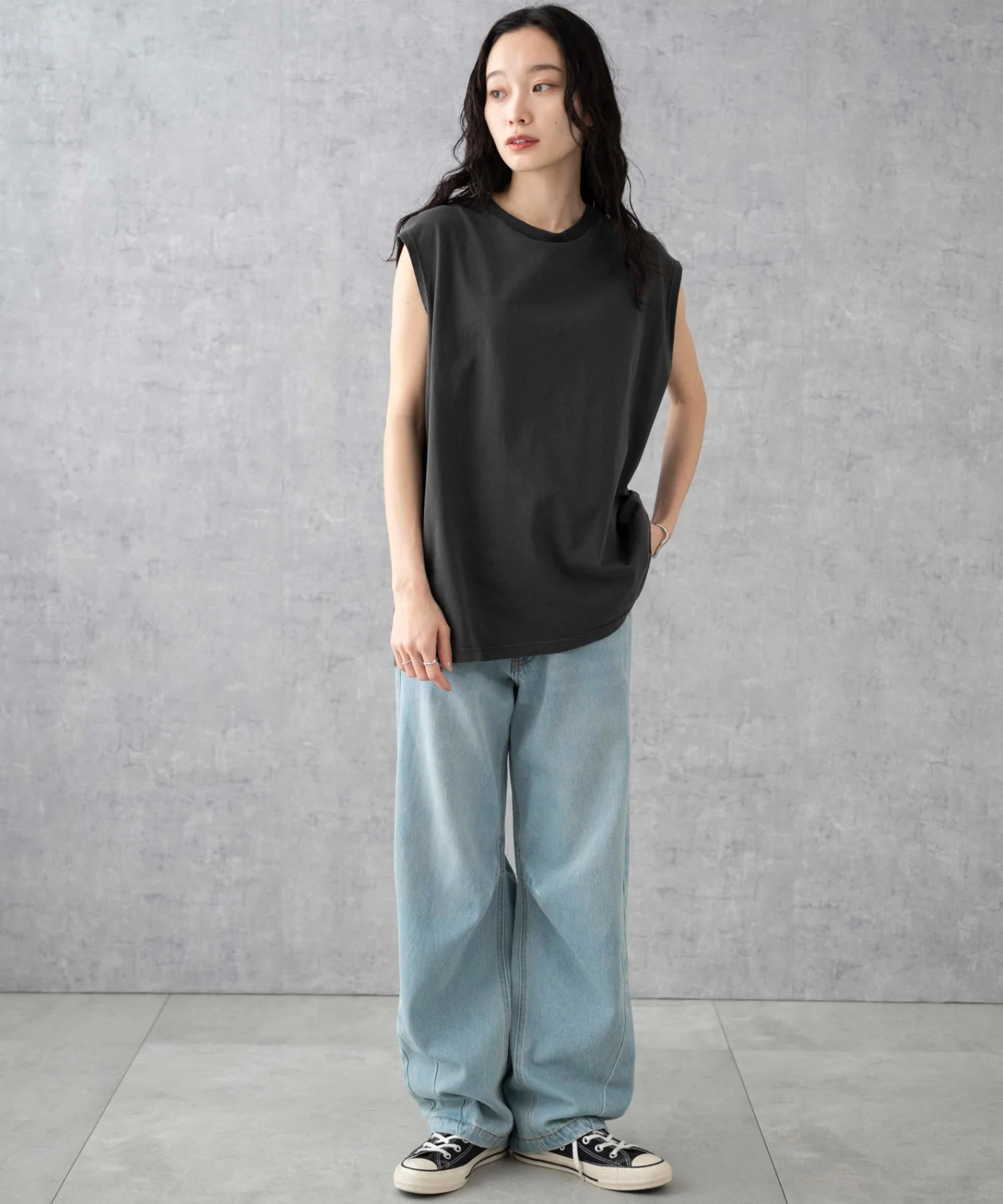 スリーブレスコットンT - Image 14