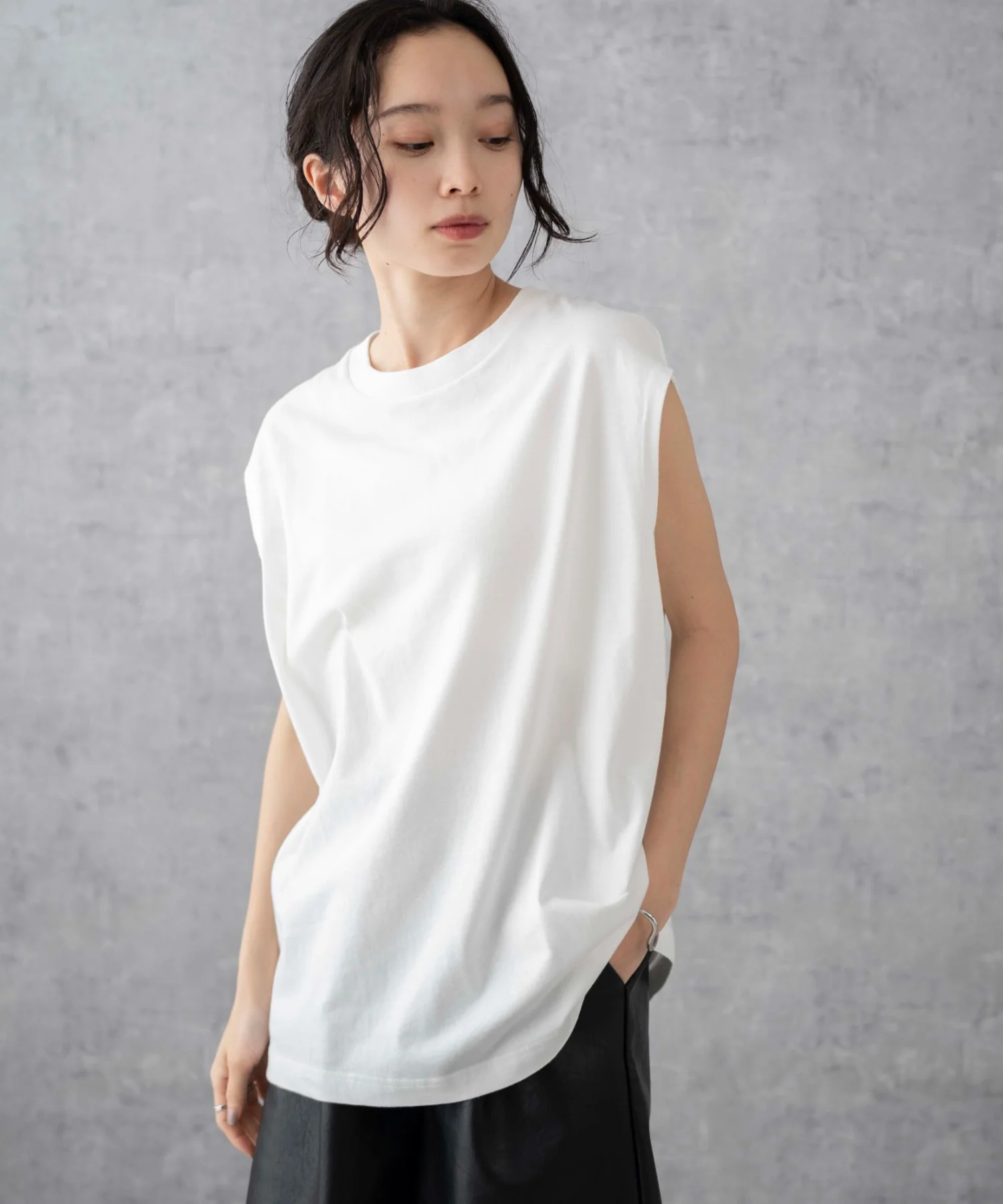 スリーブレスコットンT - Image 35