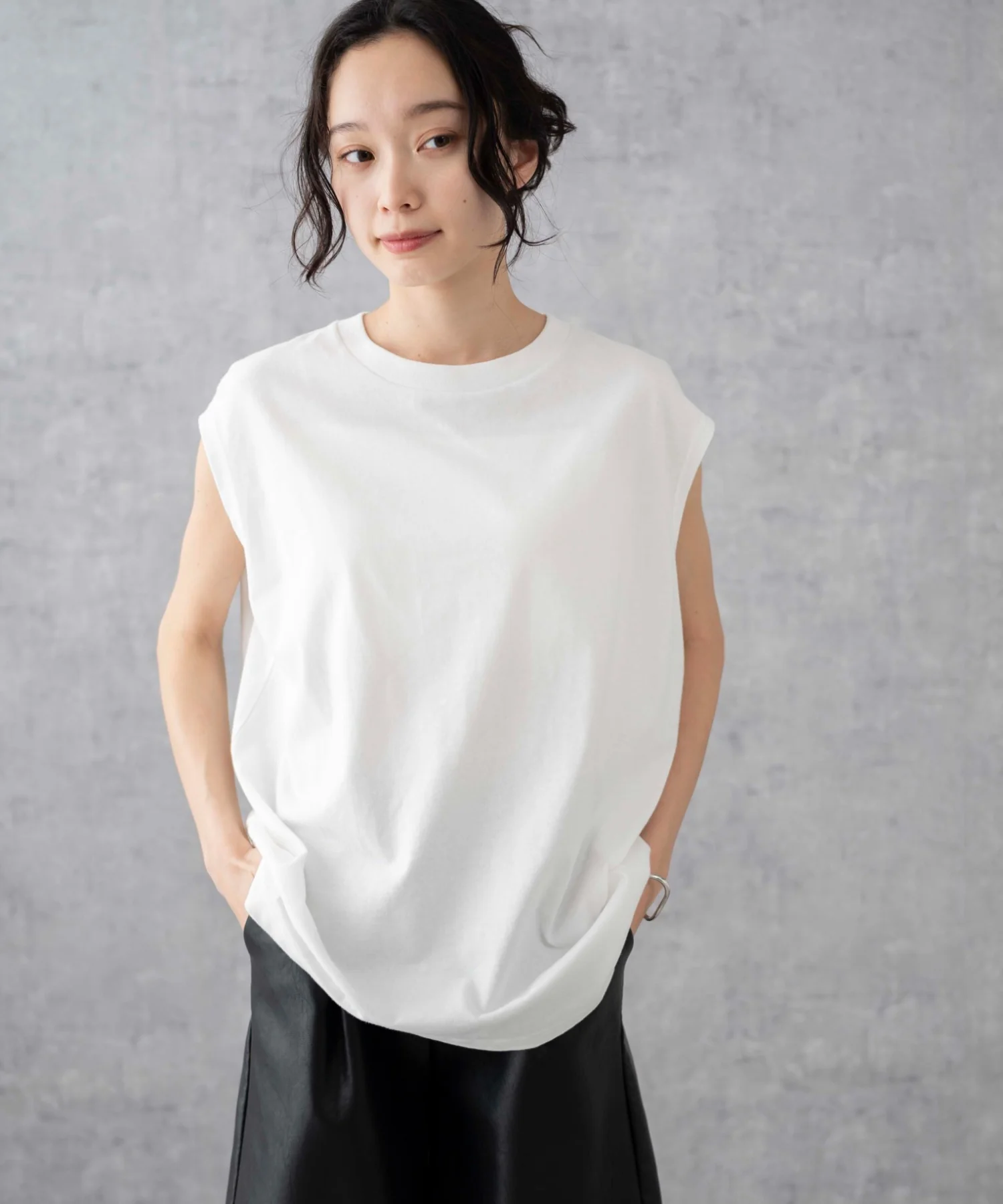 スリーブレスコットンT - Image 36