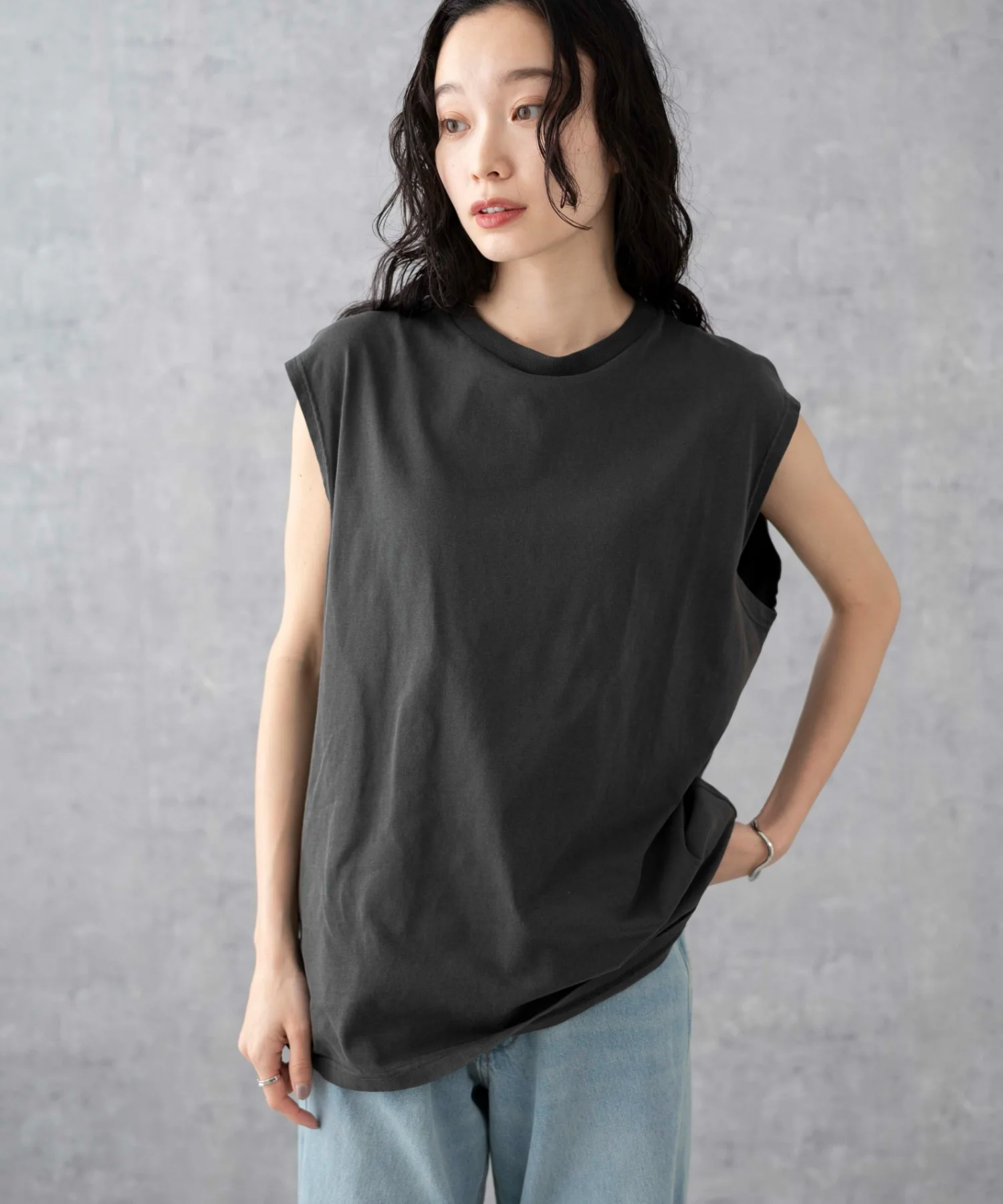 スリーブレスコットンT - Image 40