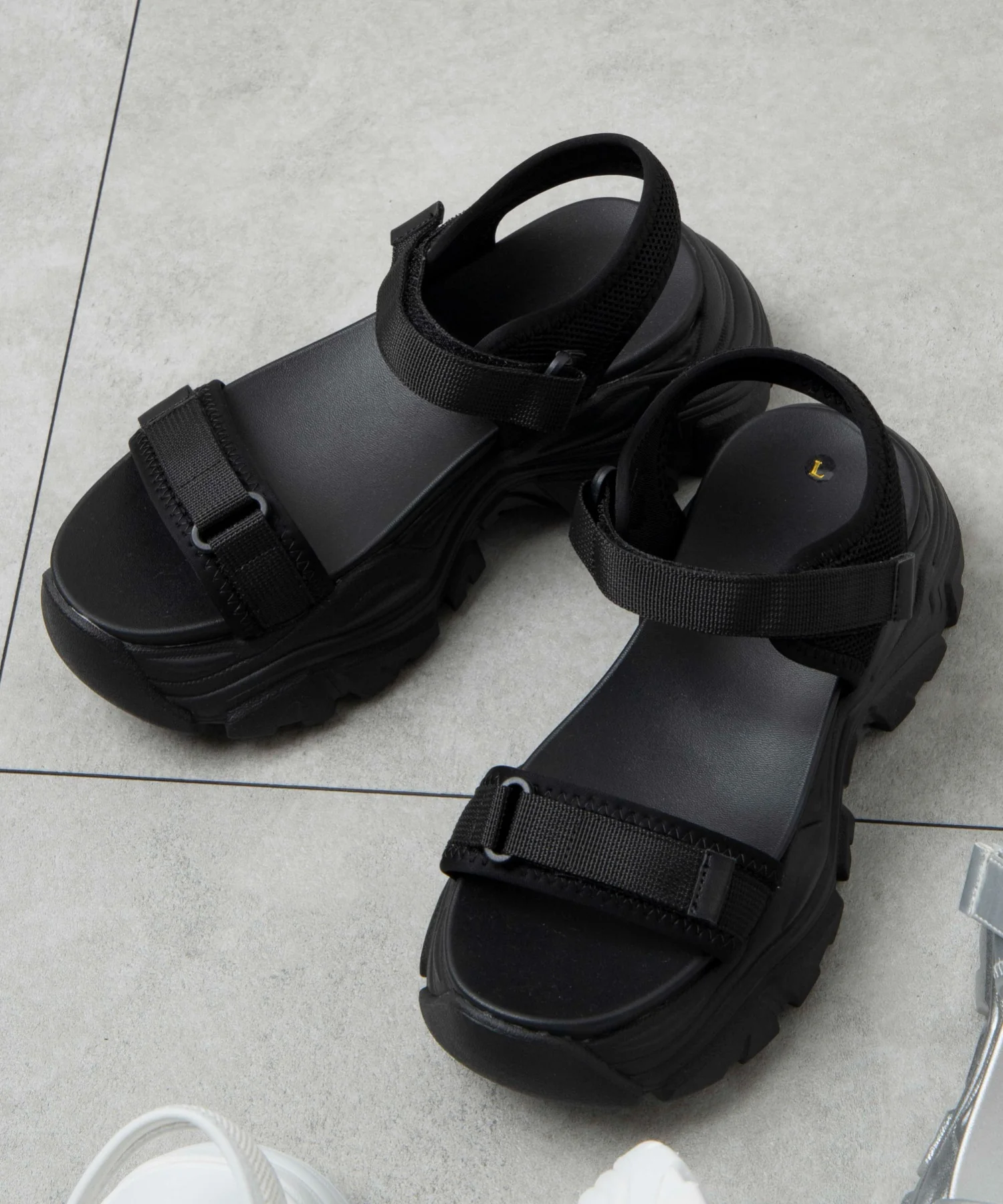 厚底ダッドスポーツサンダル - Image 11