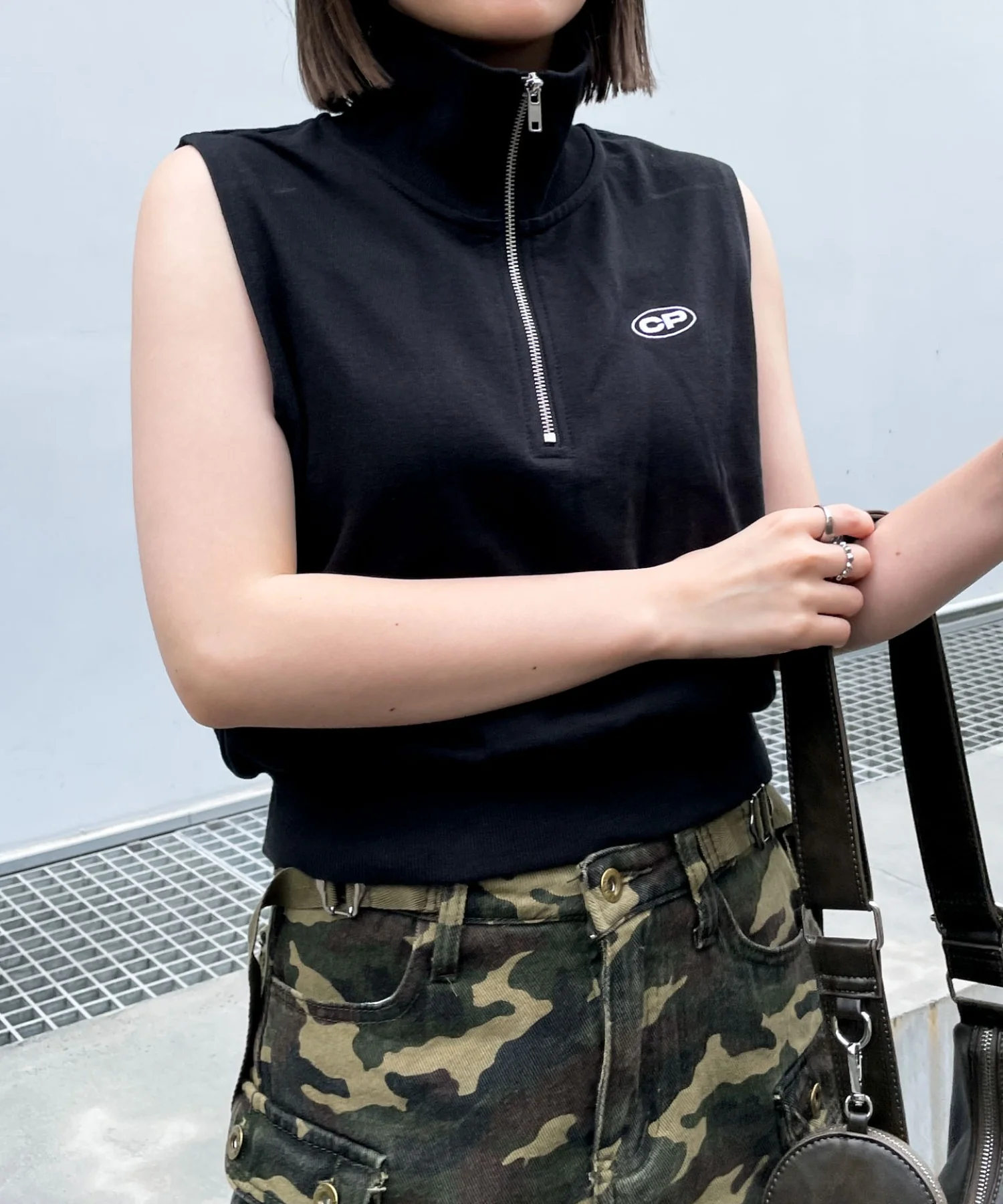 ハーフZIPノースリーブトップス - Image 11