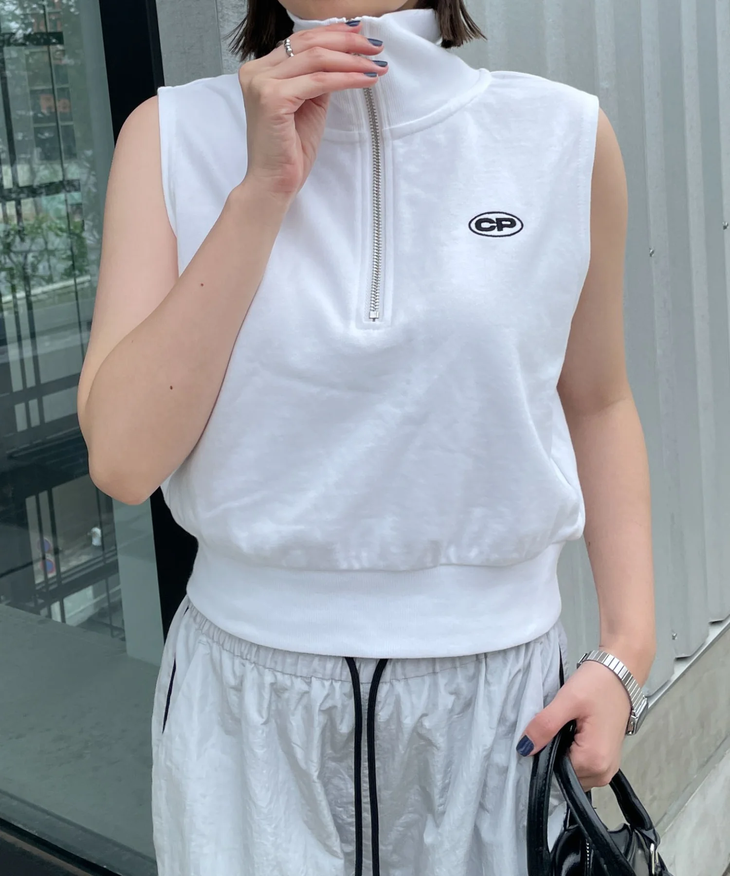 ハーフZIPノースリーブトップス - Image 6