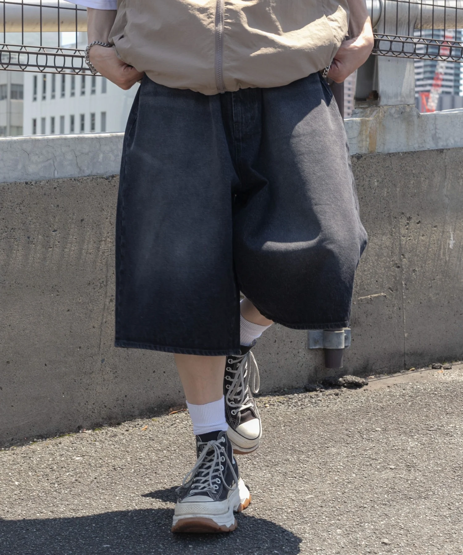 SUPERBAGGYDENIMSHORTS - Image 11