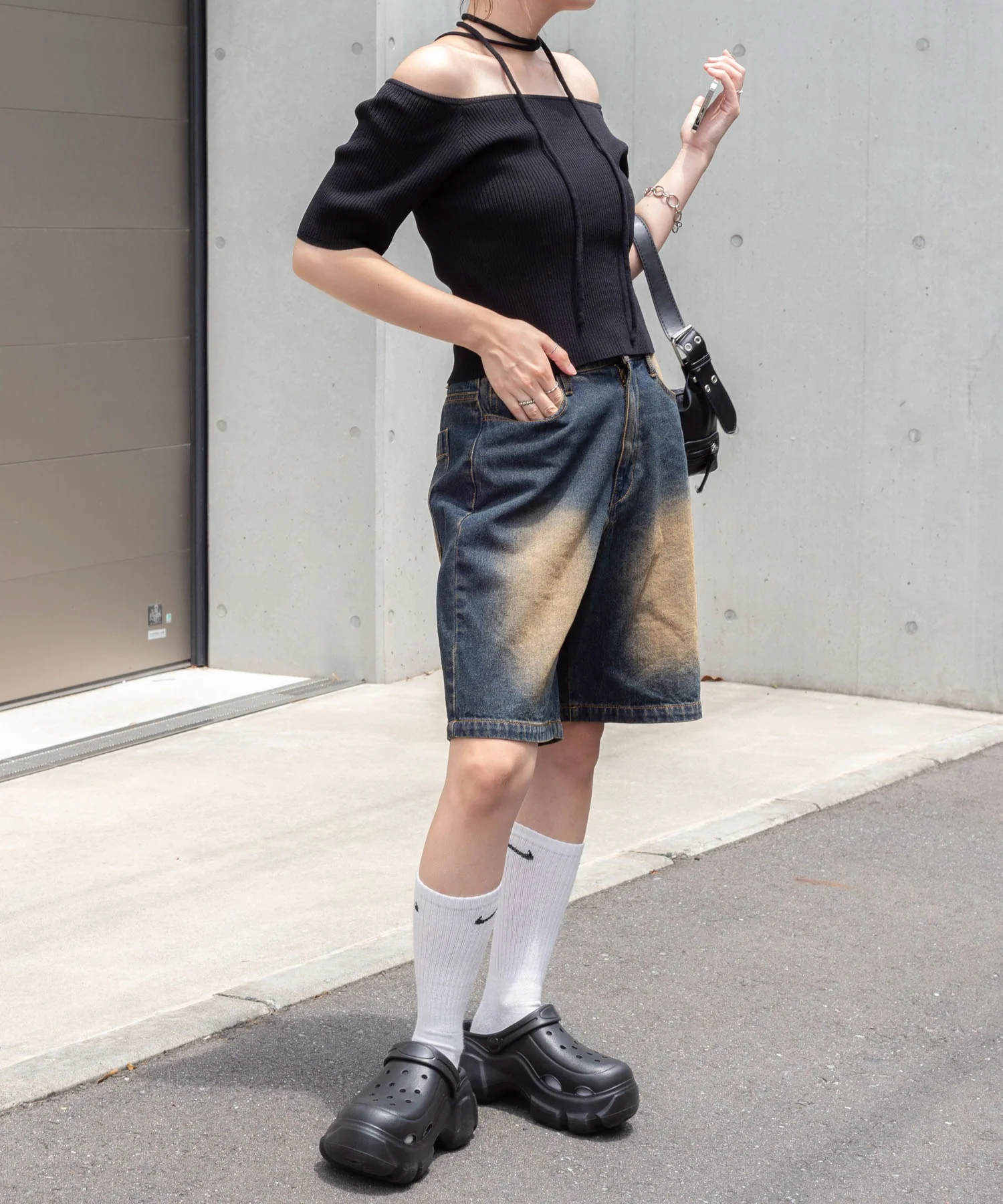 チョーカーリボン付きオフショルニット - Image 28