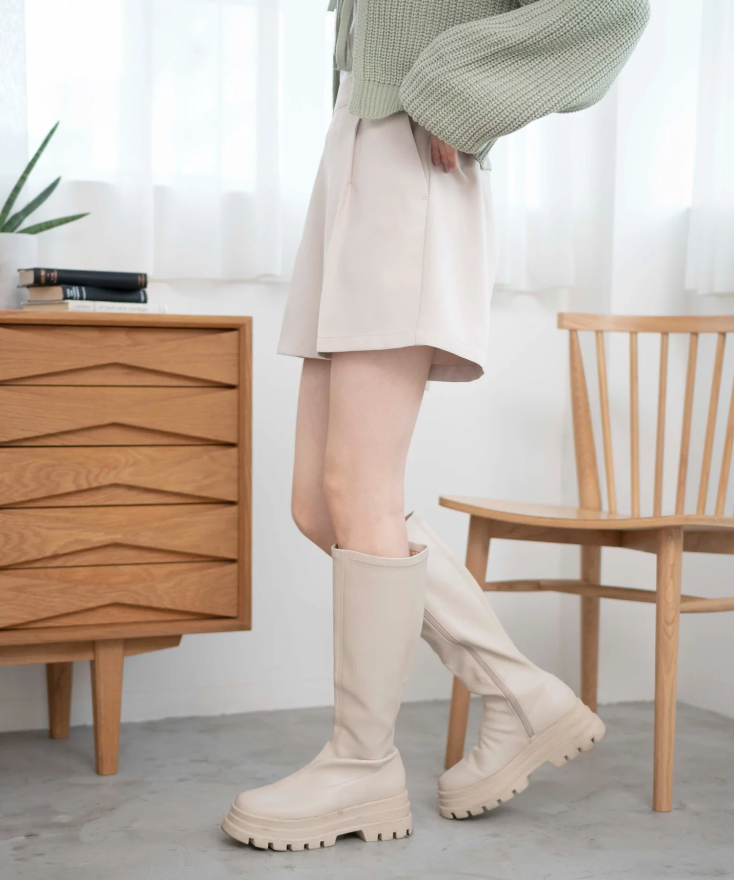 タックショートパンツ - Image 15