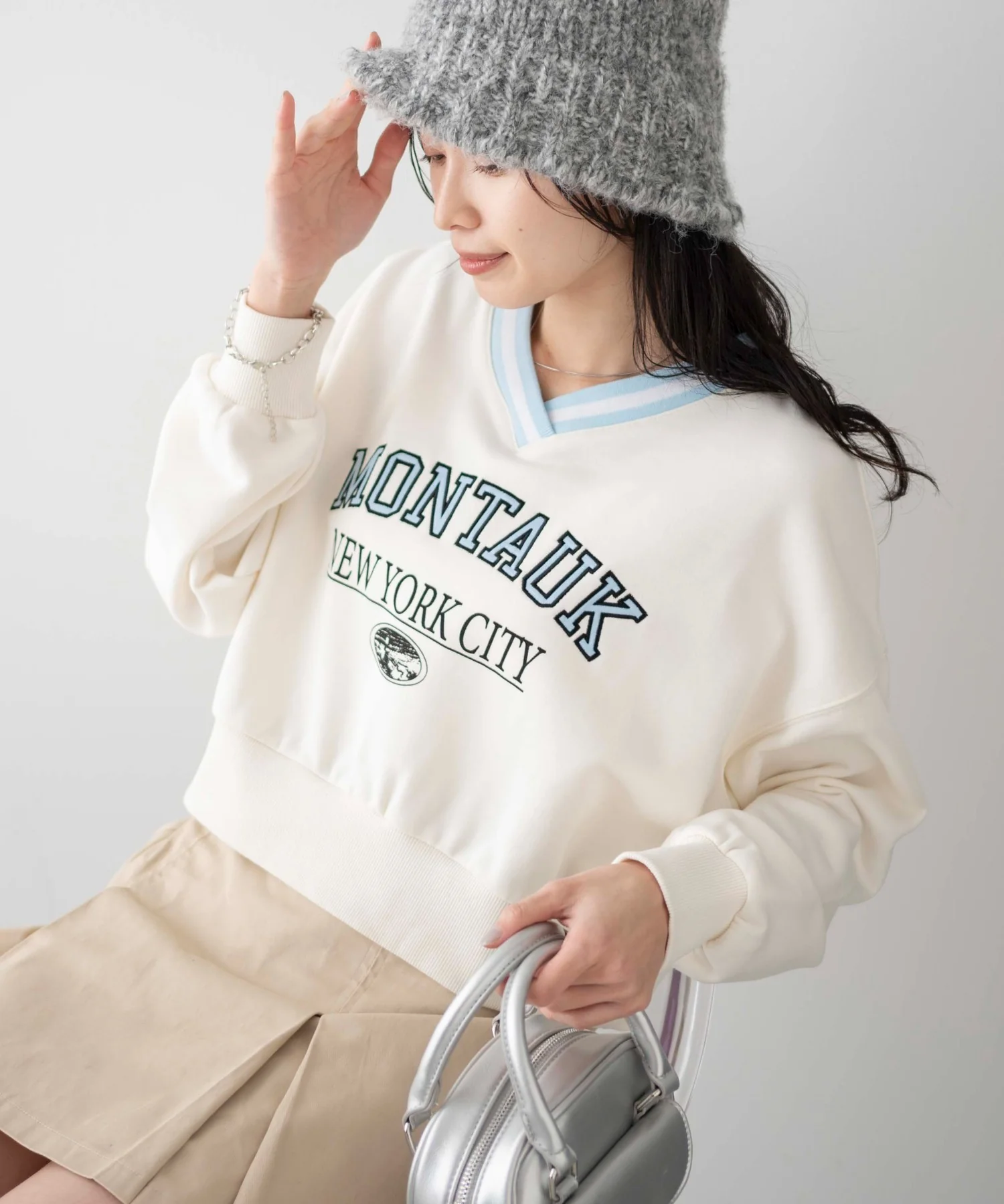 Vネックラインリブショートスウェット - Image 18