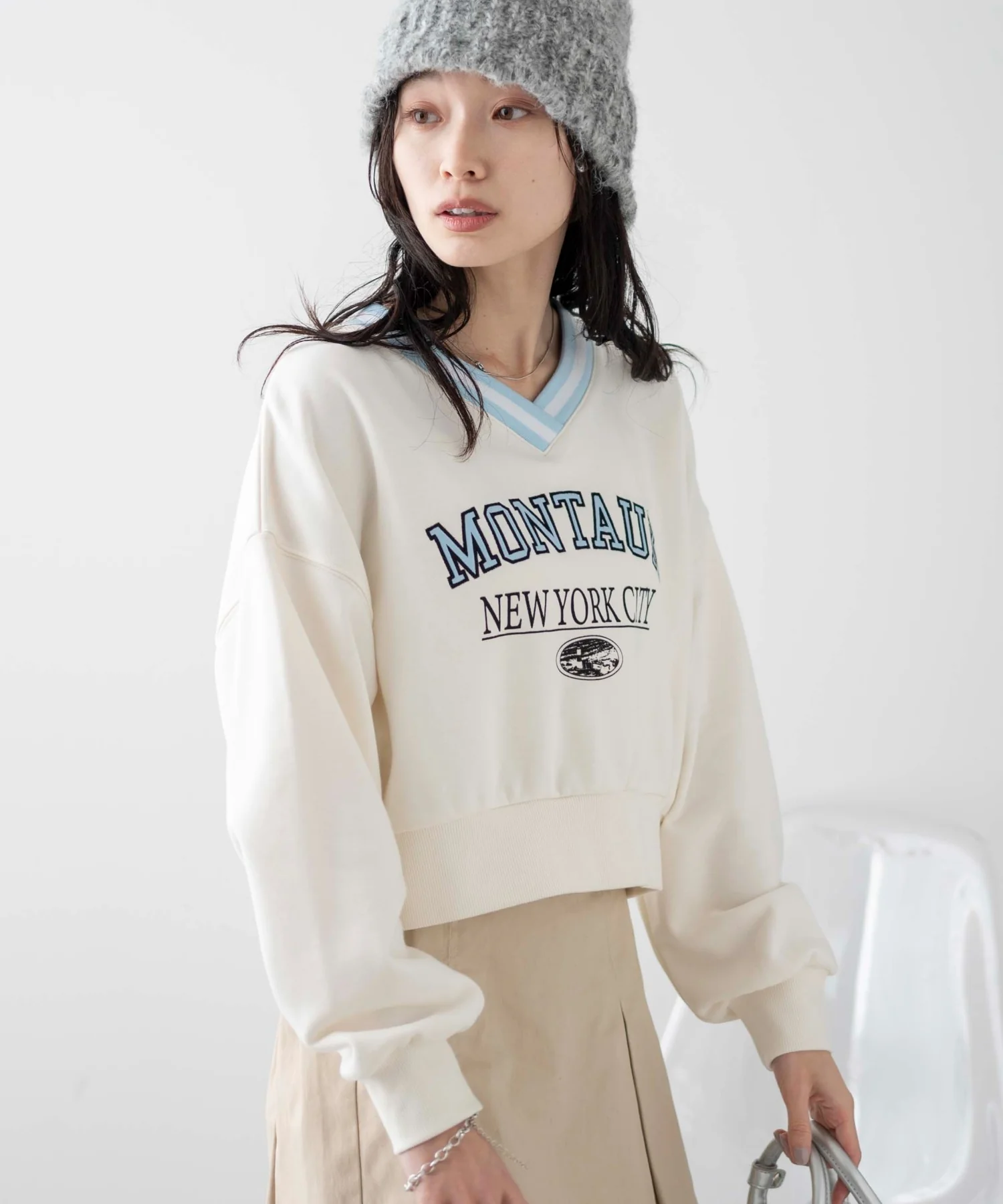Vネックラインリブショートスウェット - Image 19