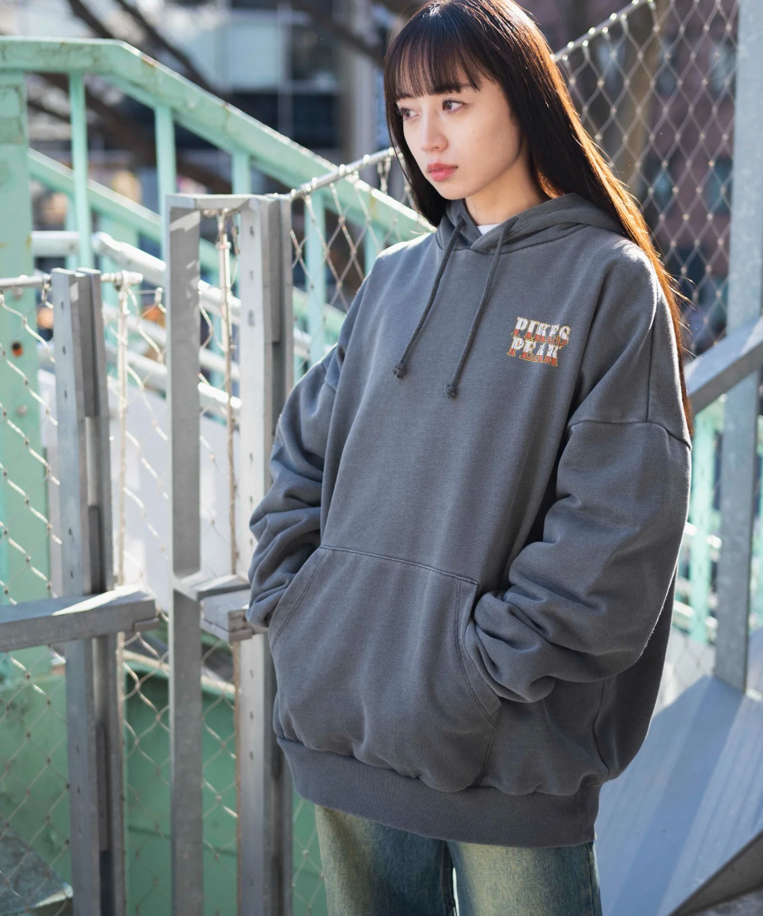 ピグメントグラフィックプルパーカー - Image 18