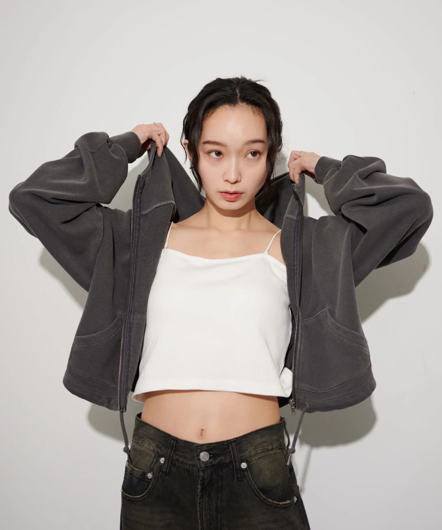 SHORT HIGHNECK ZIP HOODIE - Image 2