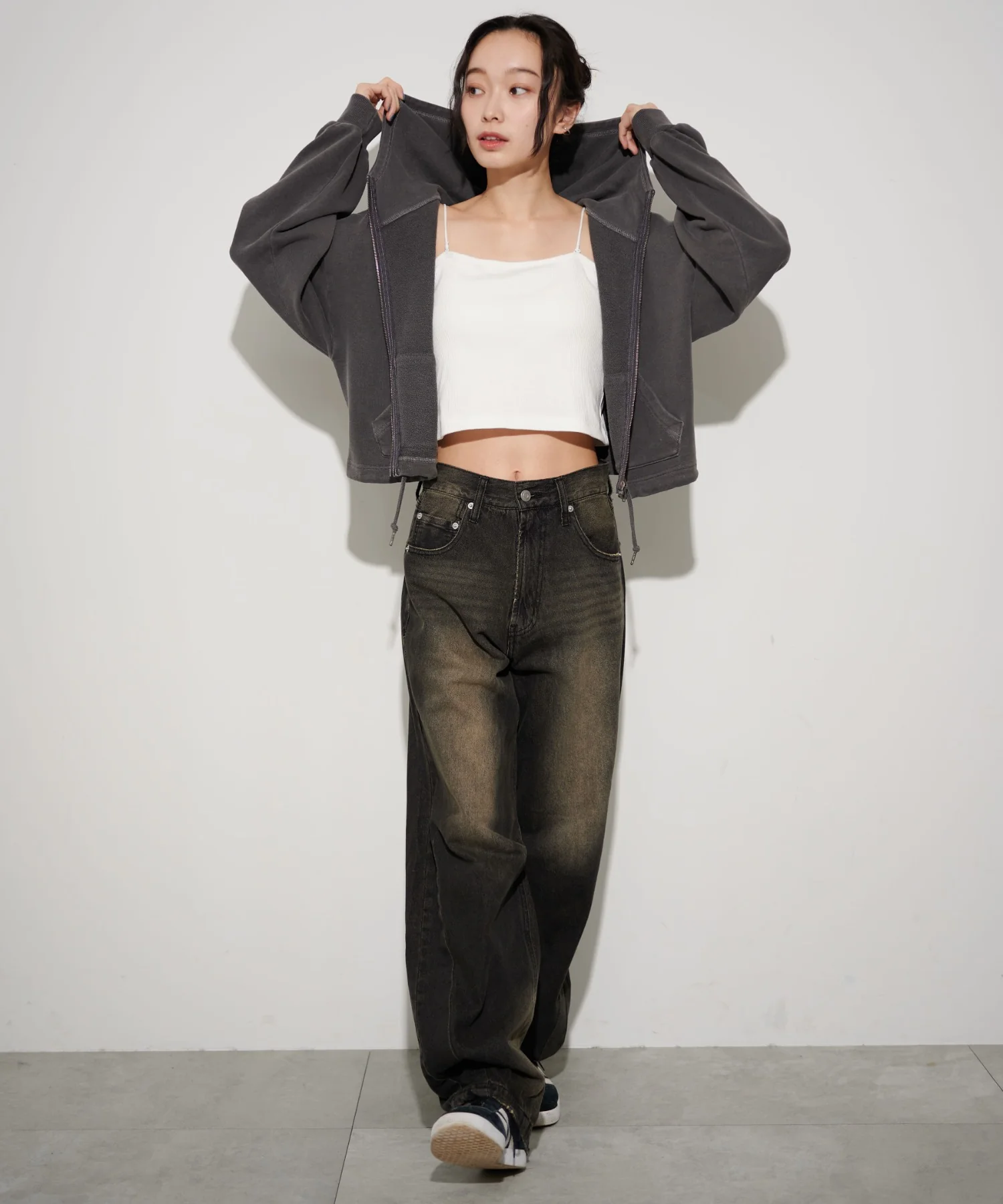 SHORT HIGHNECK ZIP HOODIE - Image 4