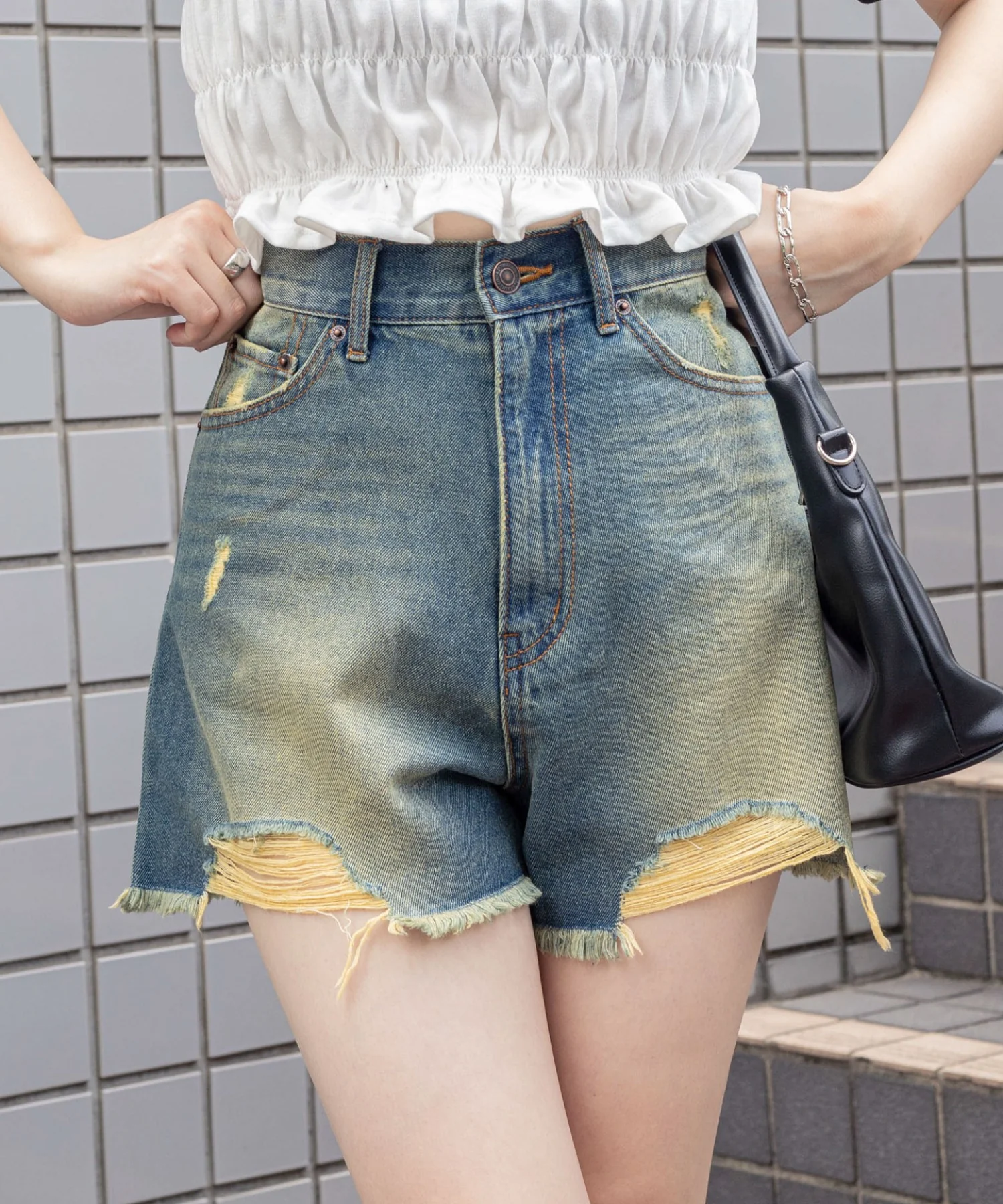 ダメージデニムショートパンツ - Image 3